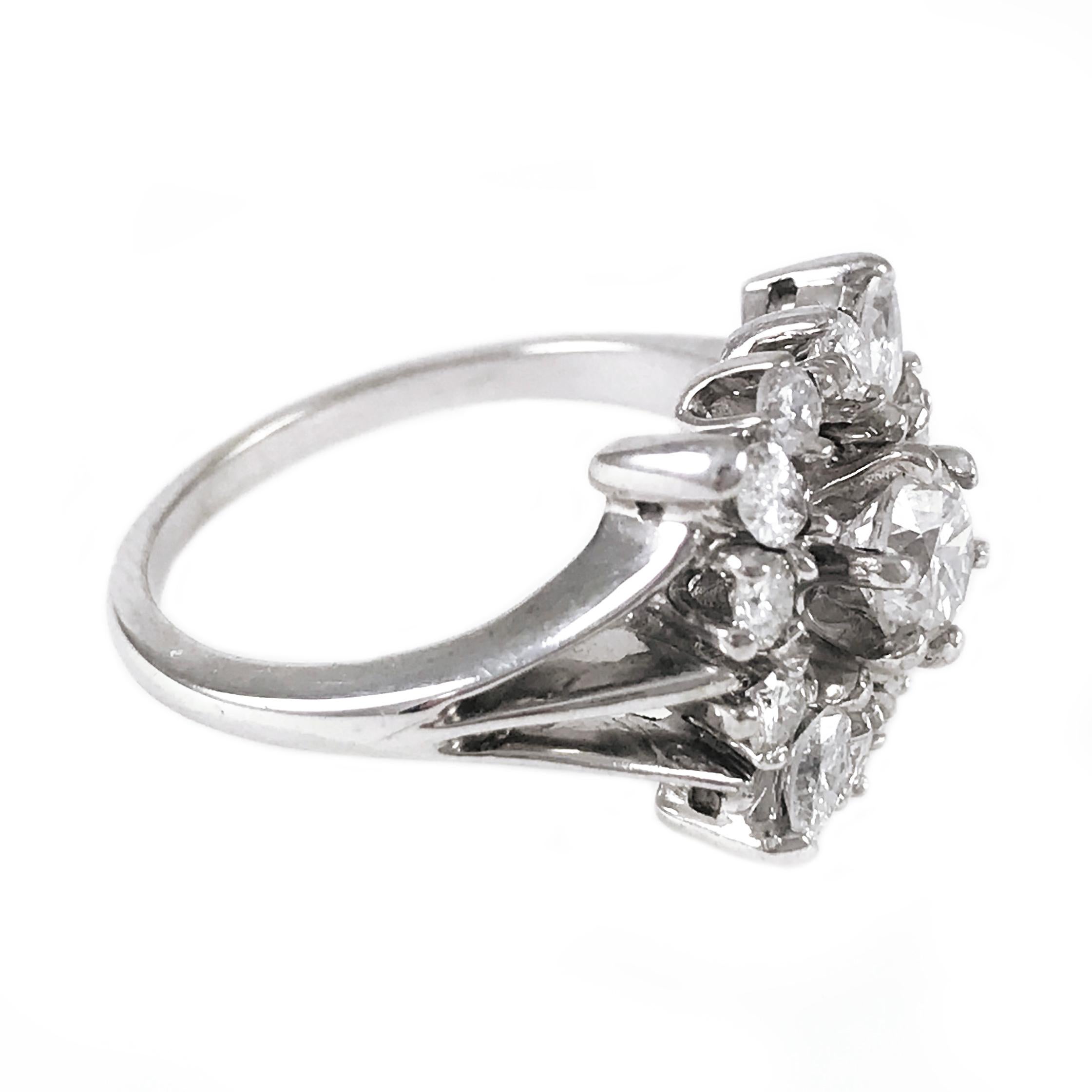 14 Karat Diamantring mit Marquise und rundem Diamanten im Zustand „Gut“ im Angebot in Palm Desert, CA