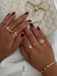 Tanisa Nahata Anillo de Diamantes Marquesa y Redondos en Oro Blanco de 18 Quilates