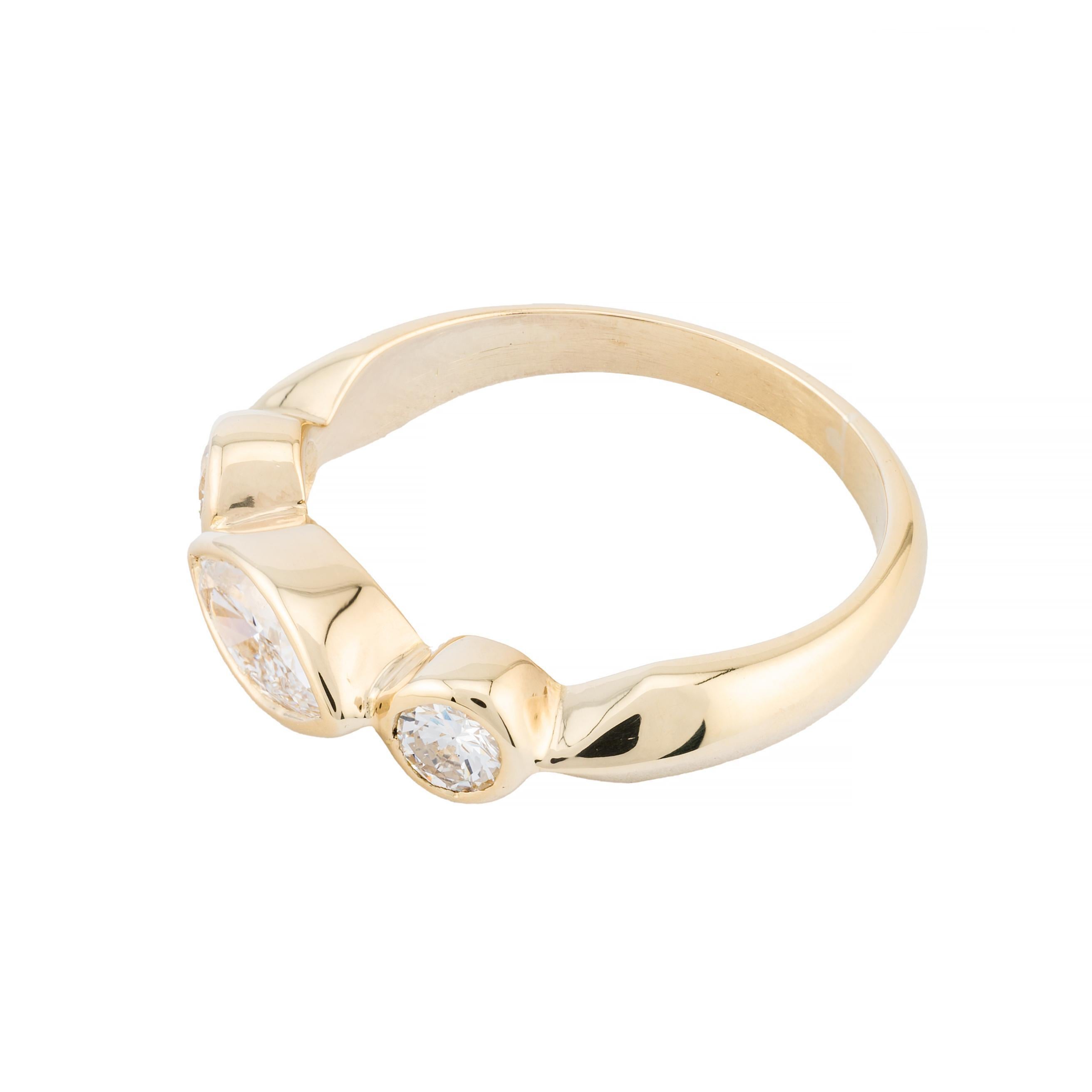 Marquise & Round Diamond Three Stone Band Ring in 18K Yellow Gold In Excellent Condition In Boston, MA