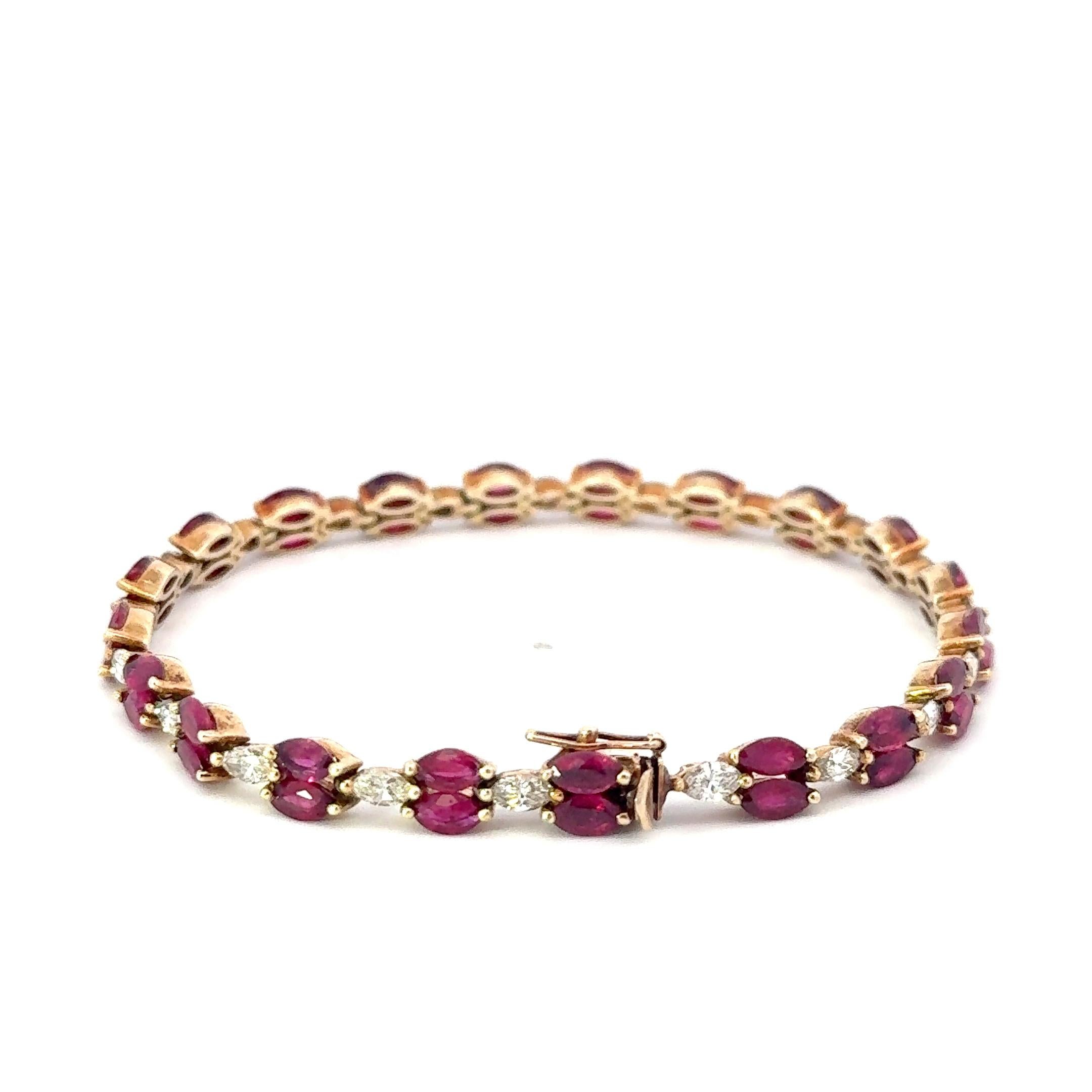 Armband aus 14 Karat Gelbgold mit Marquise-Rubin (10 Karatw) und Diamant (5 Karat) im Zustand „Hervorragend“ im Angebot in Dallas, TX