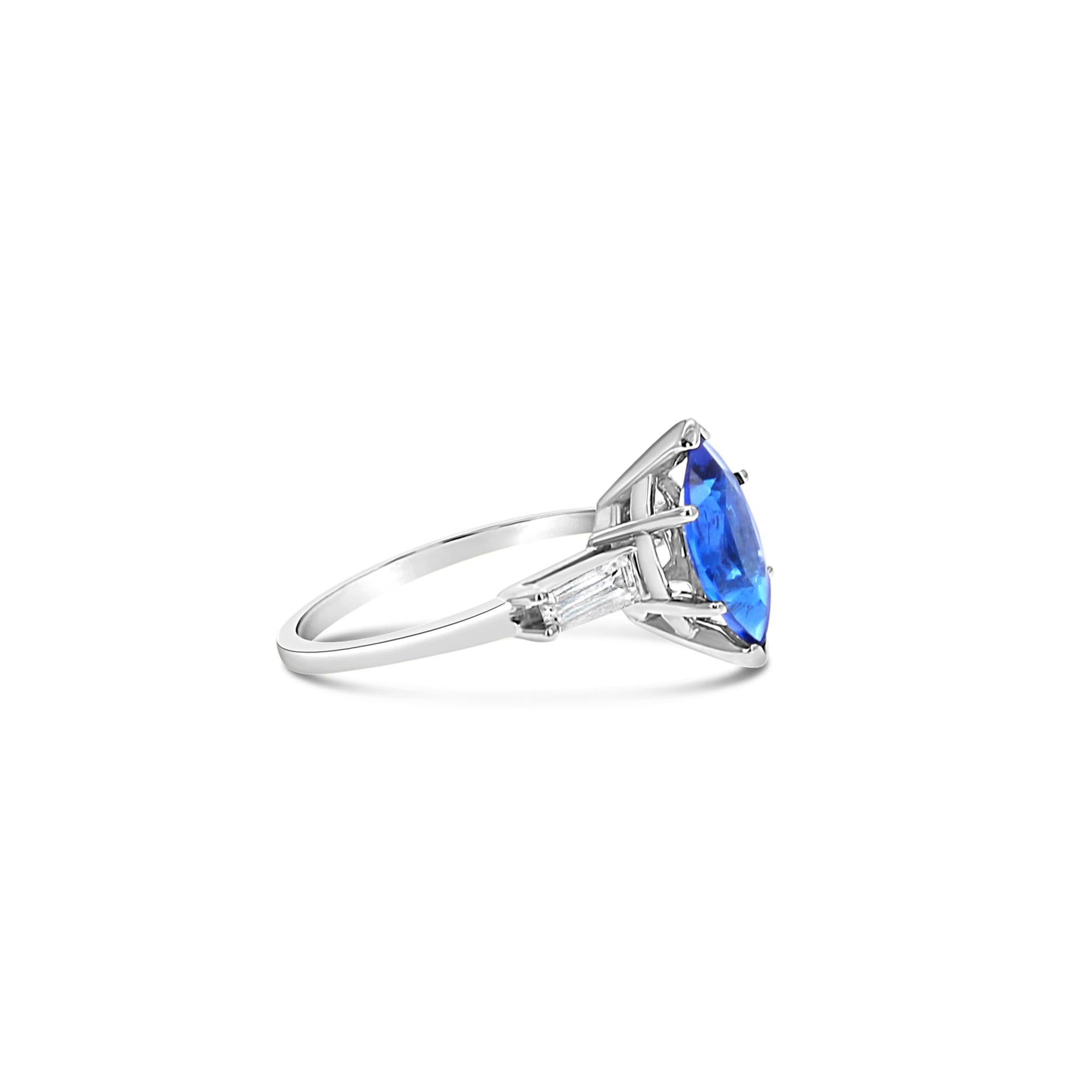 ♥ Riepilogo del prodotto ♥

Pietra principale: Zaffiro e diamanti
Materiale della fascia: Oro bianco 14k
Forma della pietra: Marquise e Baguette
Dimensione: 5

I diamanti e le pietre preziose sono autentici. Non simulato o creato in laboratorio.