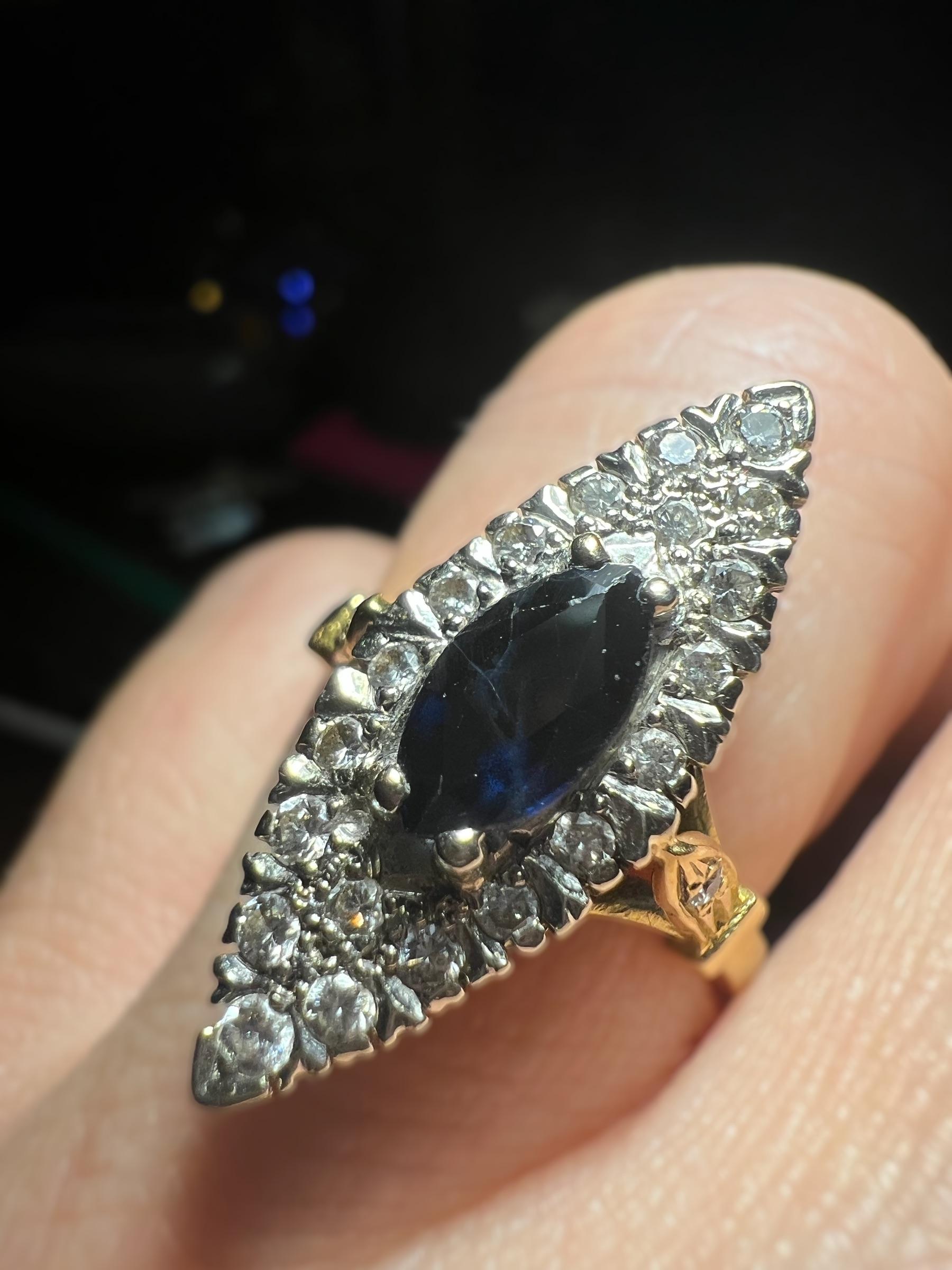 Marquise Sapphire Ring in Hand-Worked Gold, Early 20th Century im Angebot 7