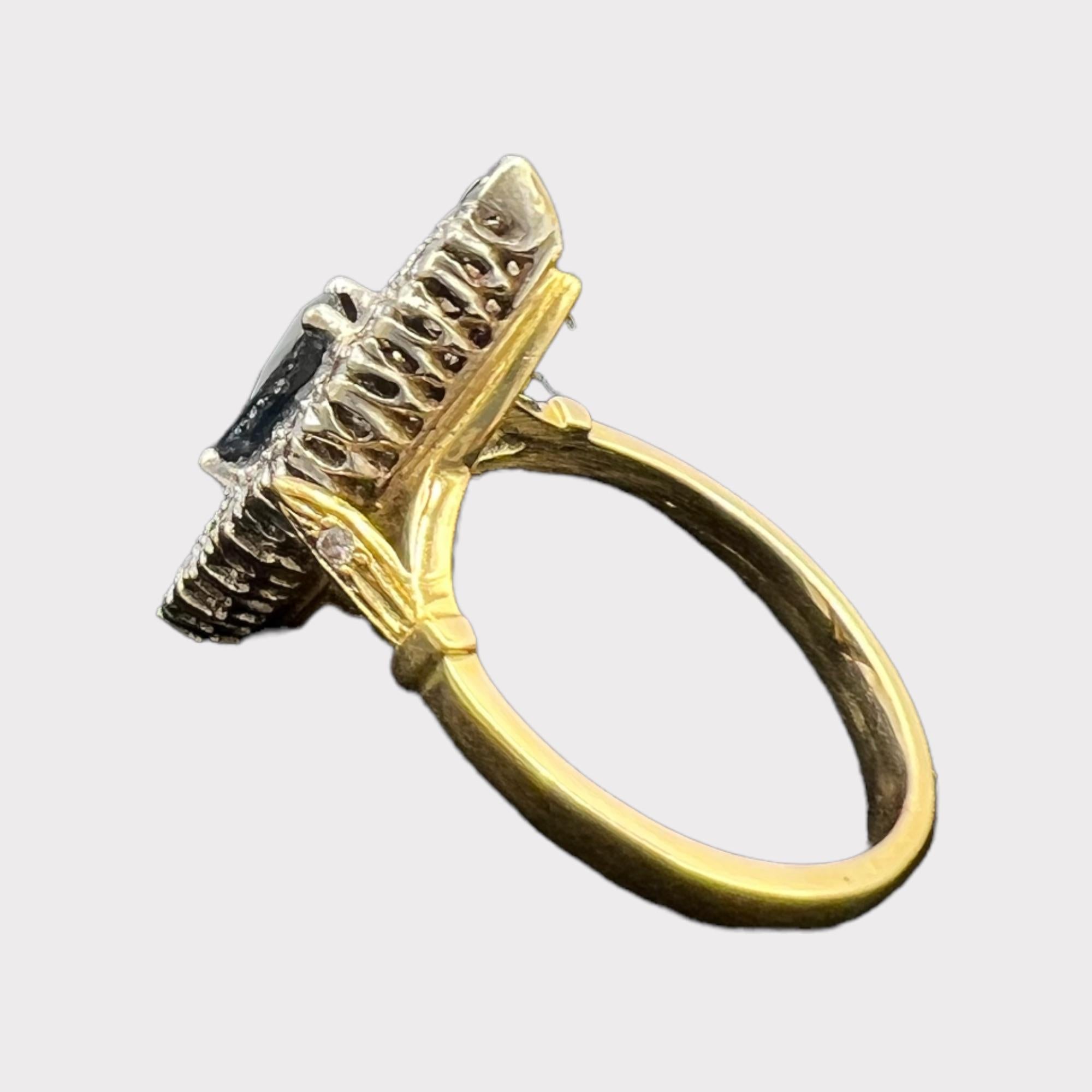 Marquise Sapphire Ring in Hand-Worked Gold, Early 20th Century im Zustand „Gut“ im Angebot in SAINT-OUEN-SUR-SEINE, FR