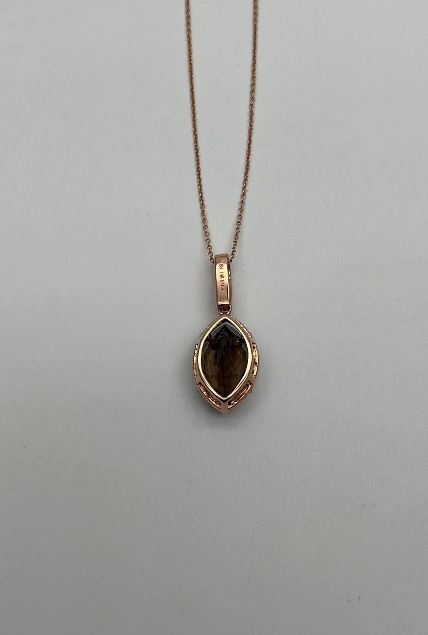 Taglio marquise Collana con ciondolo a forma di marquise in quarzo marrone fumé in oro rosa 14 carati con pavé di diamanti in vendita
