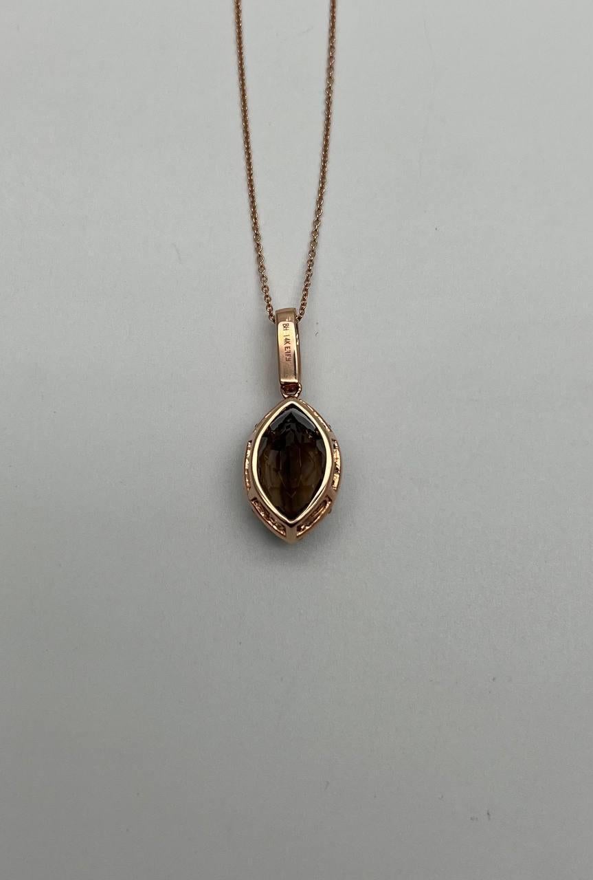 Collana con ciondolo a forma di marquise in quarzo marrone fumé in oro rosa 14 carati con pavé di diamanti In condizioni Nuovo in vendita a Oakton, VA