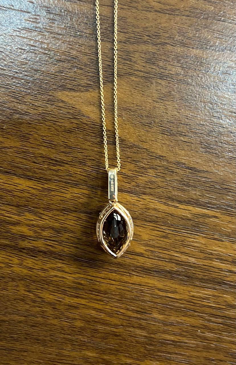 Collana con ciondolo a forma di marquise in quarzo marrone fumé in oro rosa 14 carati con pavé di diamanti in vendita 1