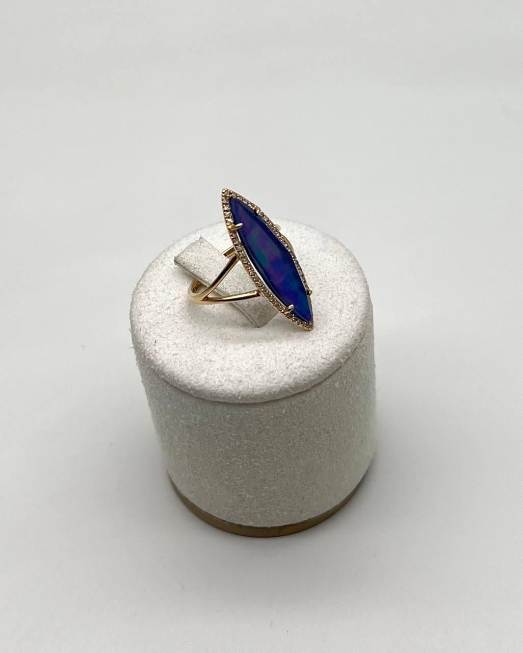 Marquise Cut Marquise Shape Dark Blue Lapis Lazuli Cabo 14K Yellow Gold Diamond Halo Set Ring For Sale