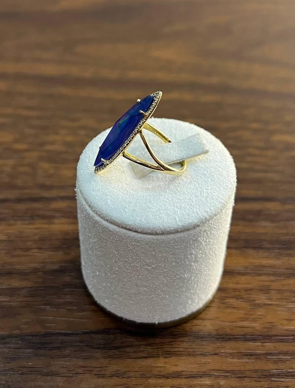 Marquise Shape Dark Blue Lapis Lazuli Cabo 14K Yellow Gold Diamond Halo Set Ring For Sale 1