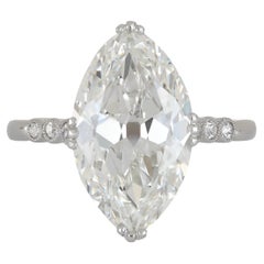 Bague en diamant de forme marquise, française, vers 1920.