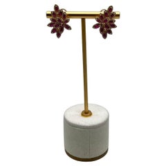 Orecchini a forma di marquise in oro giallo 14K con diamanti e rubini rosa rossi a raggiera