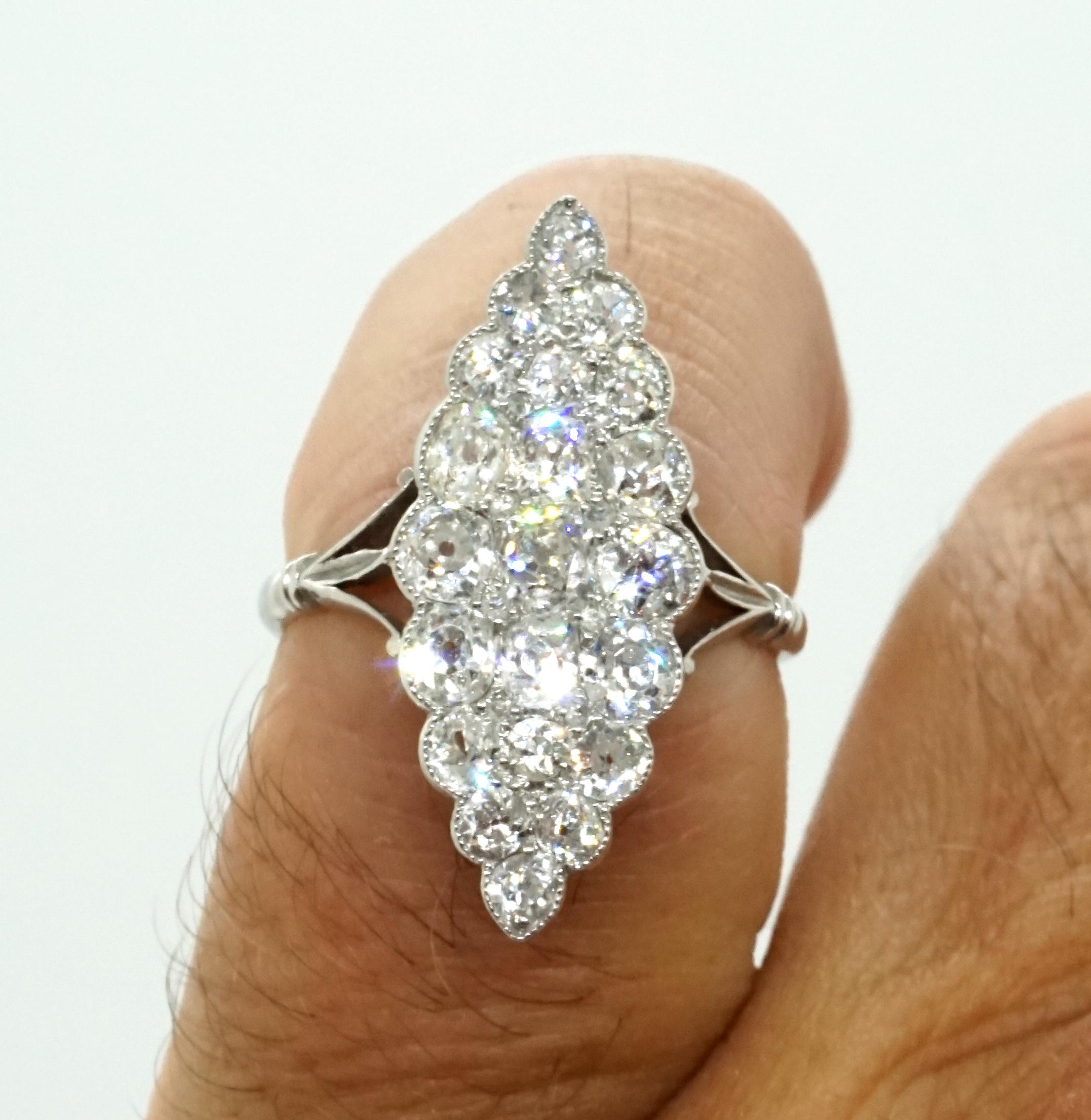 Marquise geformt Art Déco Cluster Cocktail Ring 3,00 Karat Diamanten und Gold  Damen im Angebot