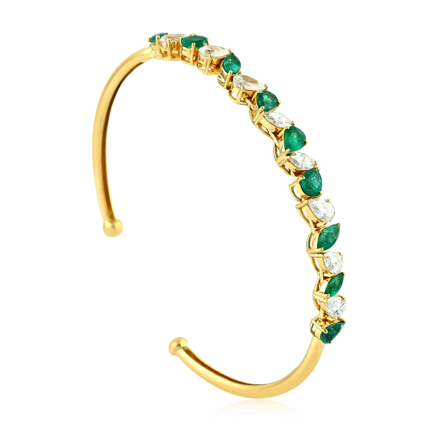 Mixed Cut Marquise Shaped Emerald & Diamond Bangle Made In 18k Gold For Sale