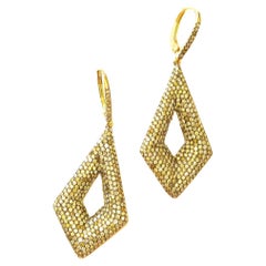 Orecchini pendenti con diamanti fantasia a forma di marquise realizzati in oro e argento 18 carati