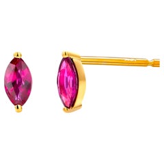 Vintage Marquise Shaped Ruby 0.35 Carat 14 Karat Yellow Gold 0.25 Inch Stud Earrings
