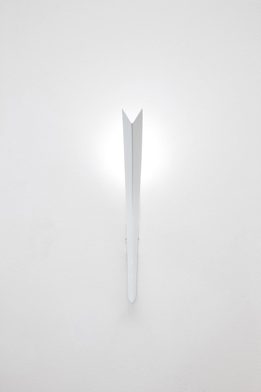 Grande applique murale Marquise Sky de MM Lampadari
Dimensions : D 17 x L 7 x H 65 cm. 
Matériaux : Métal.

Disponible en différentes tailles et finitions. Toutes nos lampes peuvent être câblées en fonction de chaque pays. Si elle est vendue aux