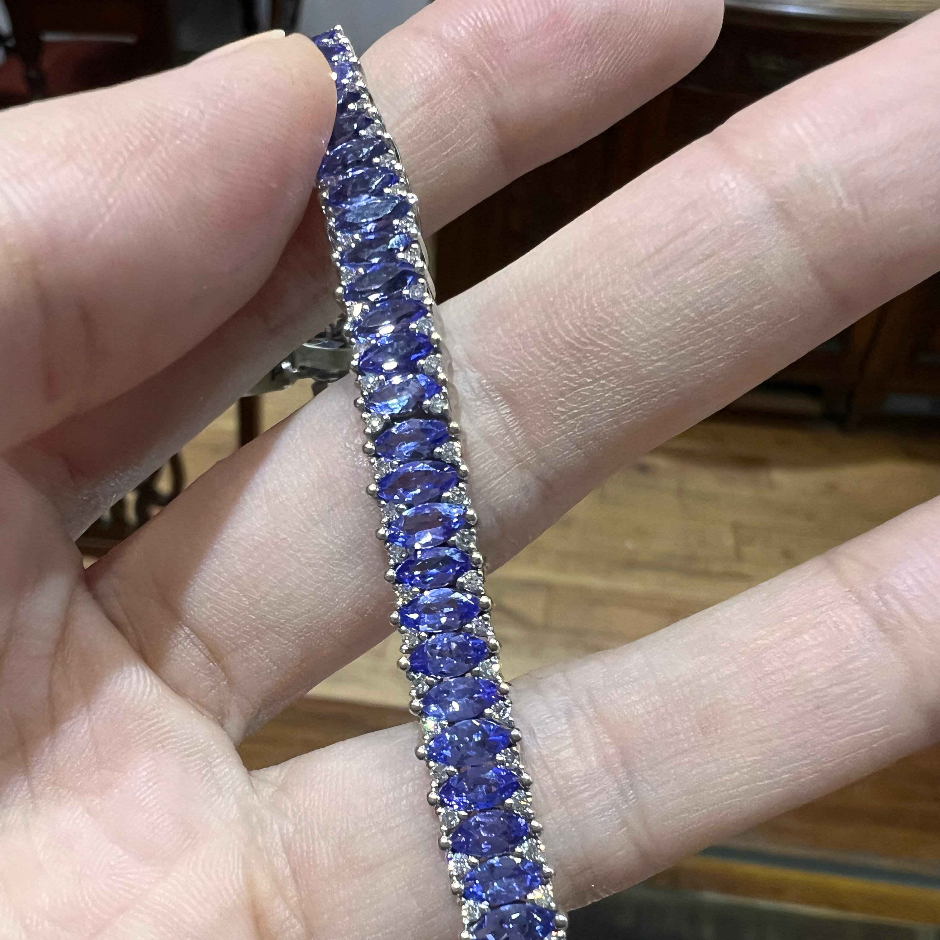 Marquise Tanzanite and Diamond 18 Carat White Gold Tennis Bracelet In Excellent Condition For Sale In London, GB