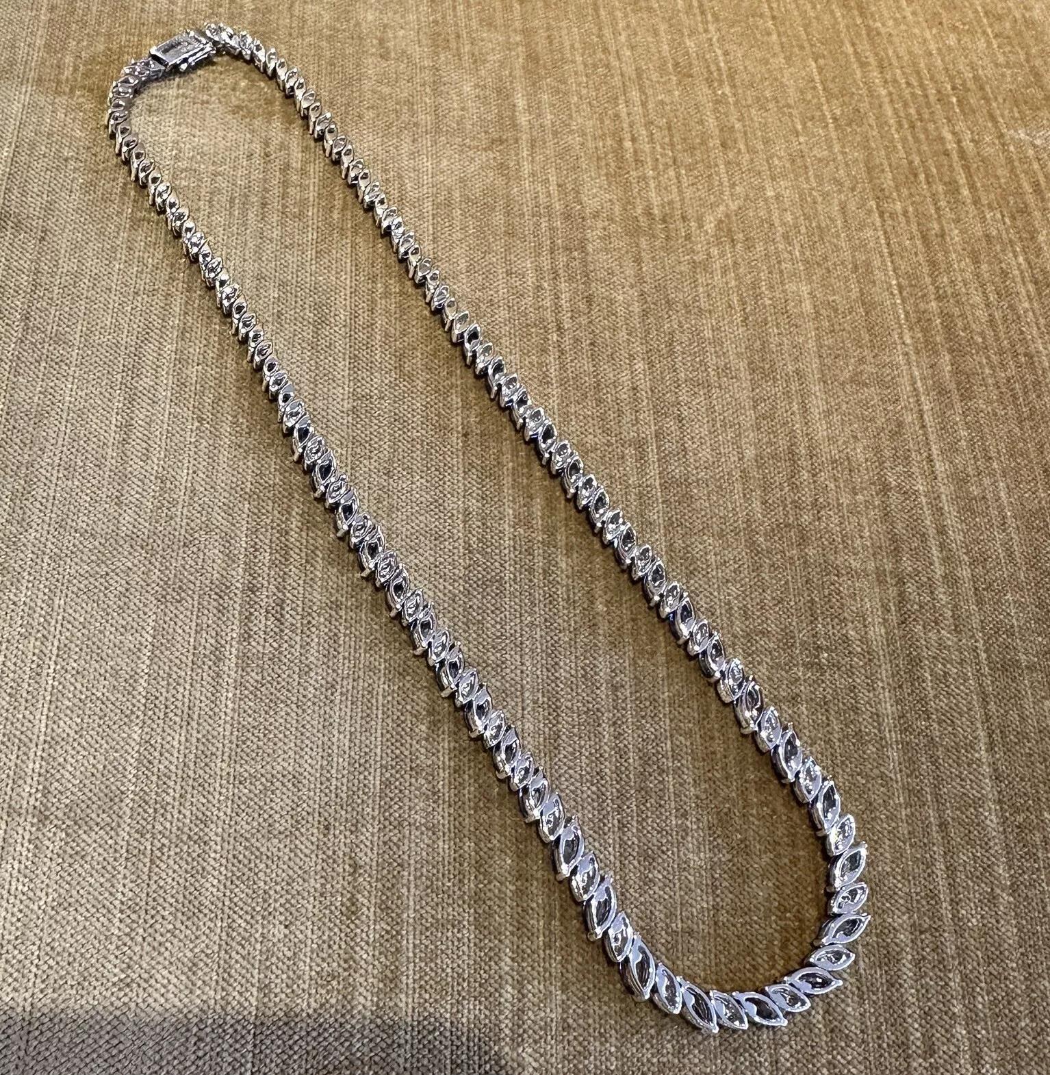 Collana con tanzanite e diamanti rotondi marquise in oro bianco 18 carati in vendita 2