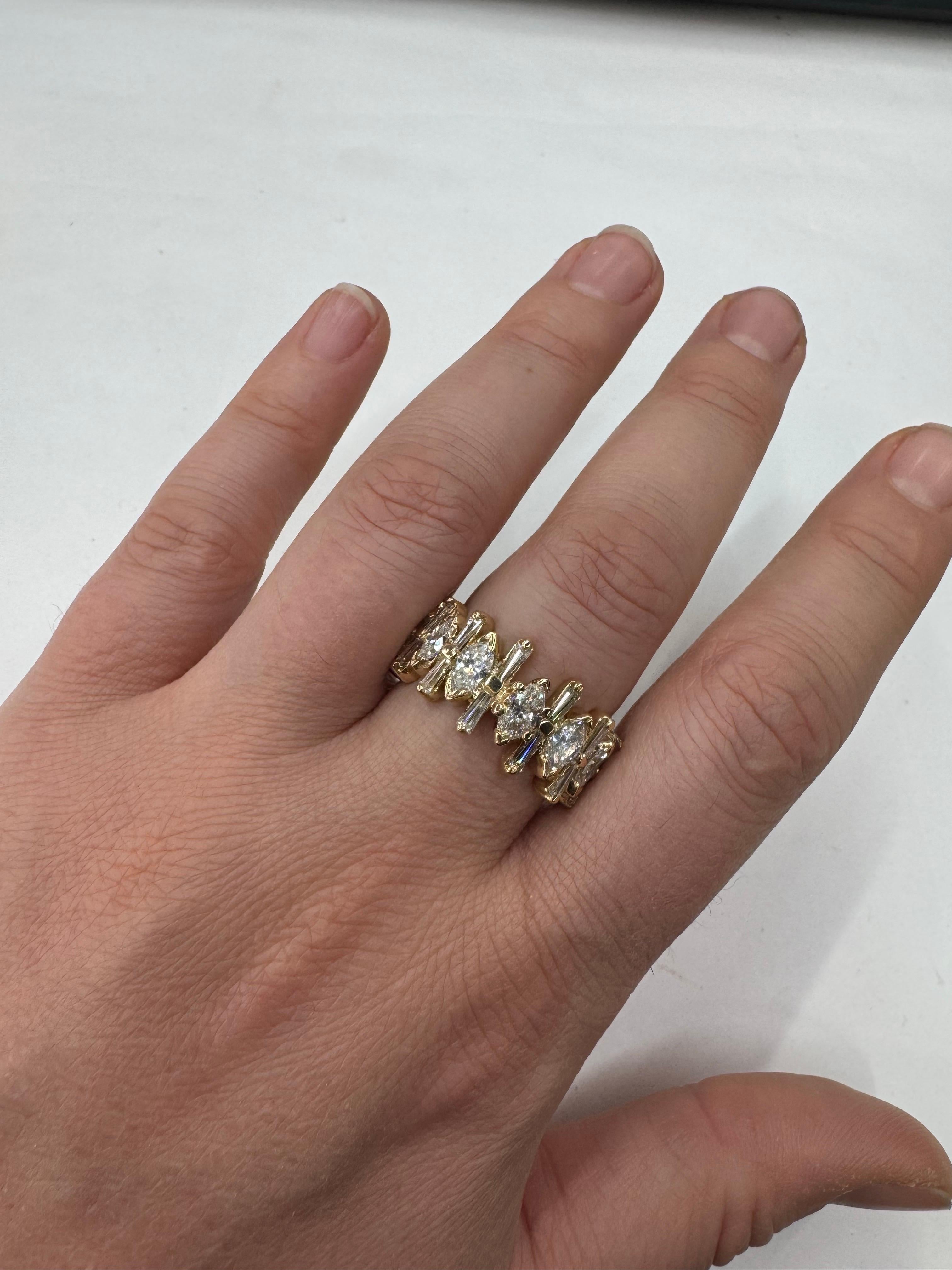 Anello a mezza via Marquise e Baguette affusolata 3 carati in oro giallo 14 carati In condizioni Nuovo in vendita a New York, NY