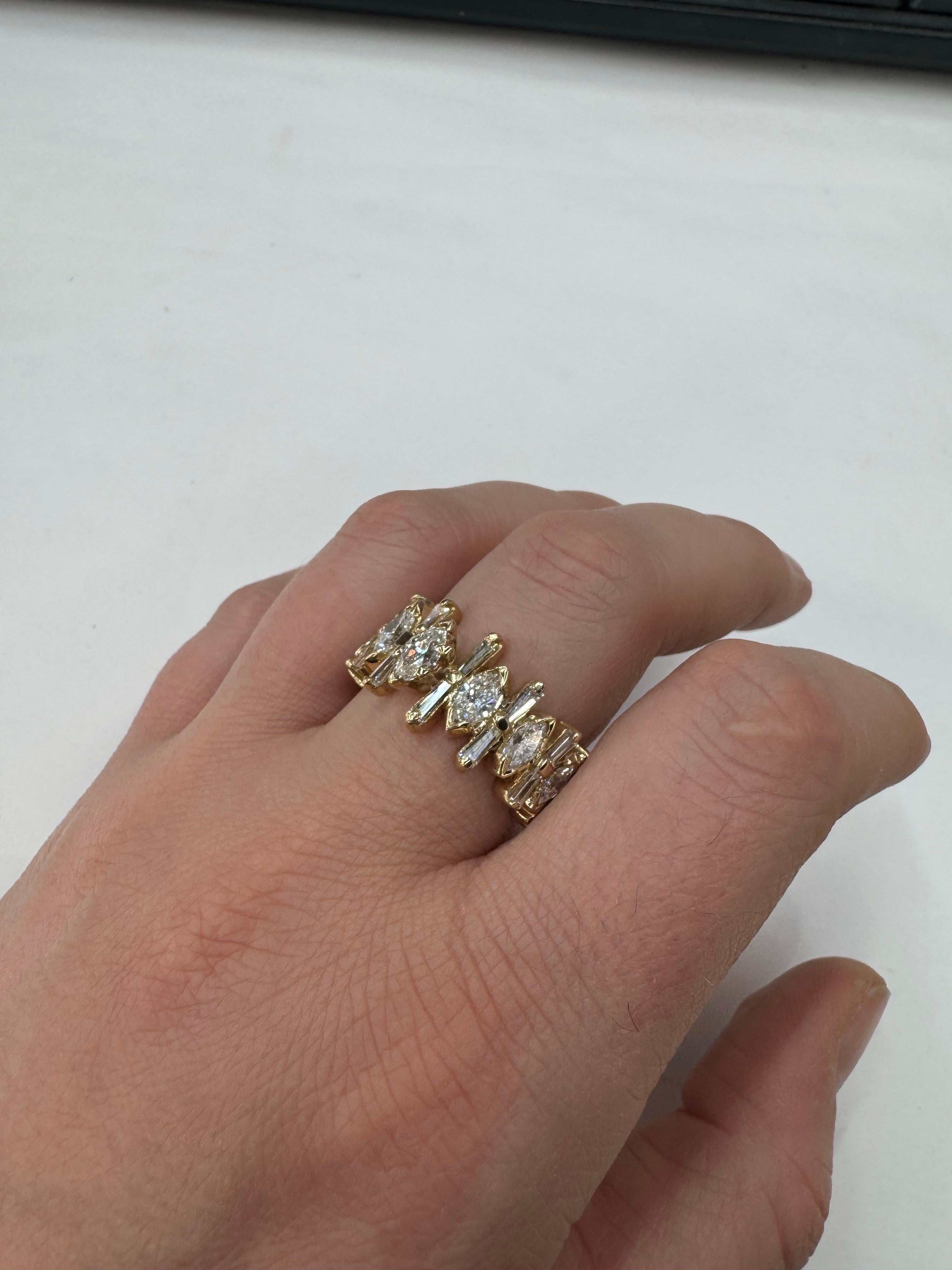 Anello a mezza via Marquise e Baguette affusolata 3 carati in oro giallo 14 carati in vendita 1