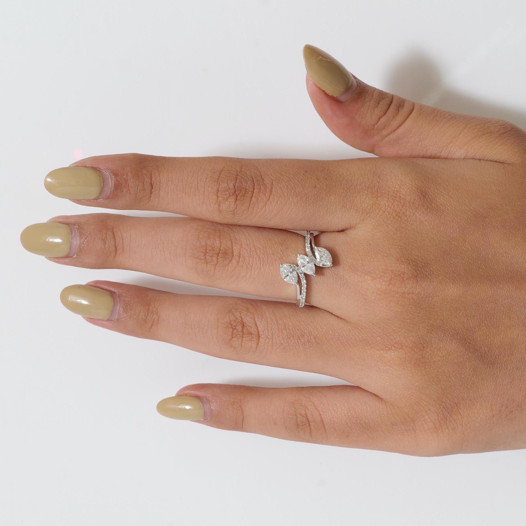 Marquise Trio Diamantring in 14k massivem Gold (zertifiziert) (Rundschliff) im Angebot