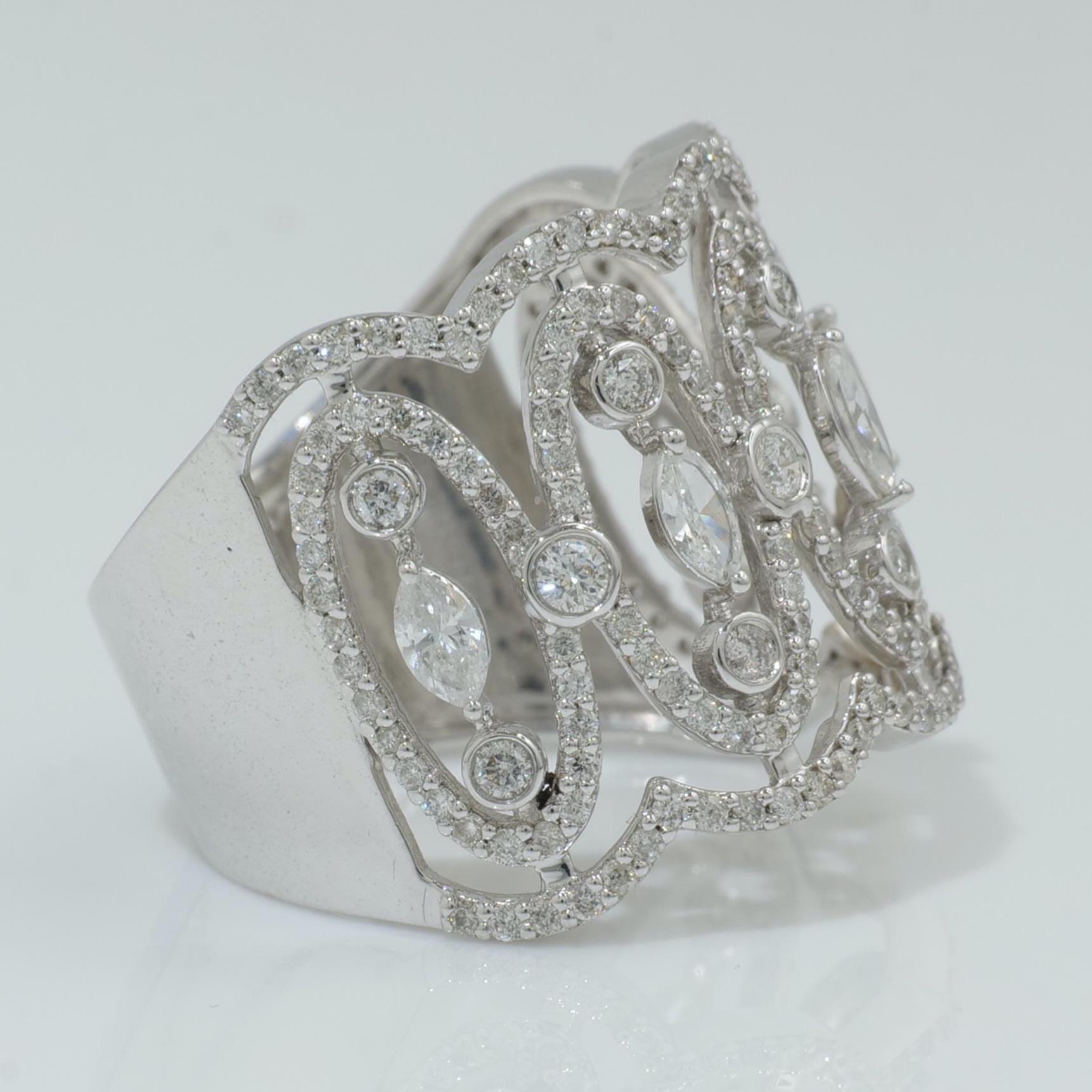 Taglio marquise Anello con diamante largo Marquise in oro massiccio 14k (certificato) in vendita