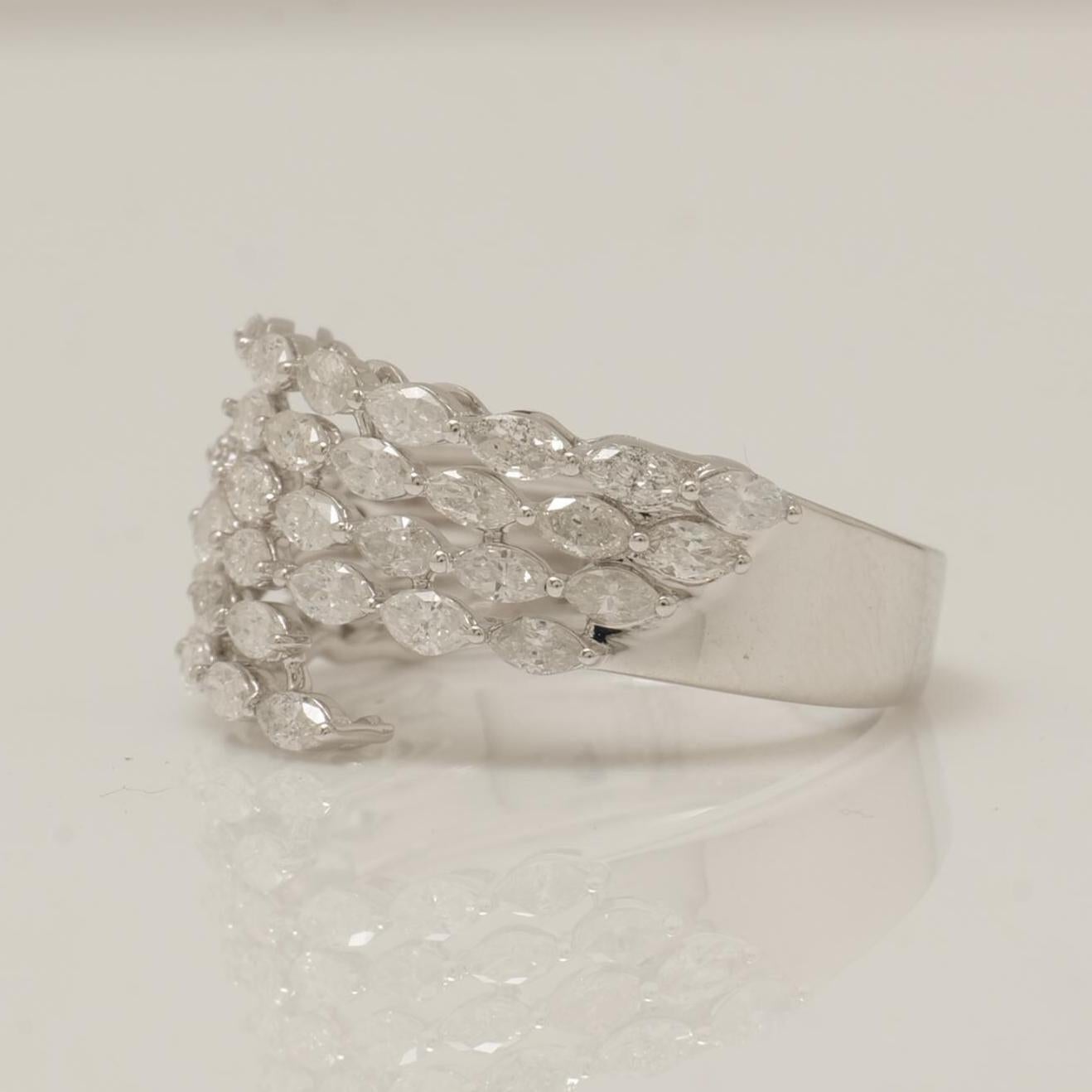 Anello a fascia larga con diamante Marquise in oro massiccio 14K (certificato) In condizioni Nuovo in vendita a New Delhi, DL