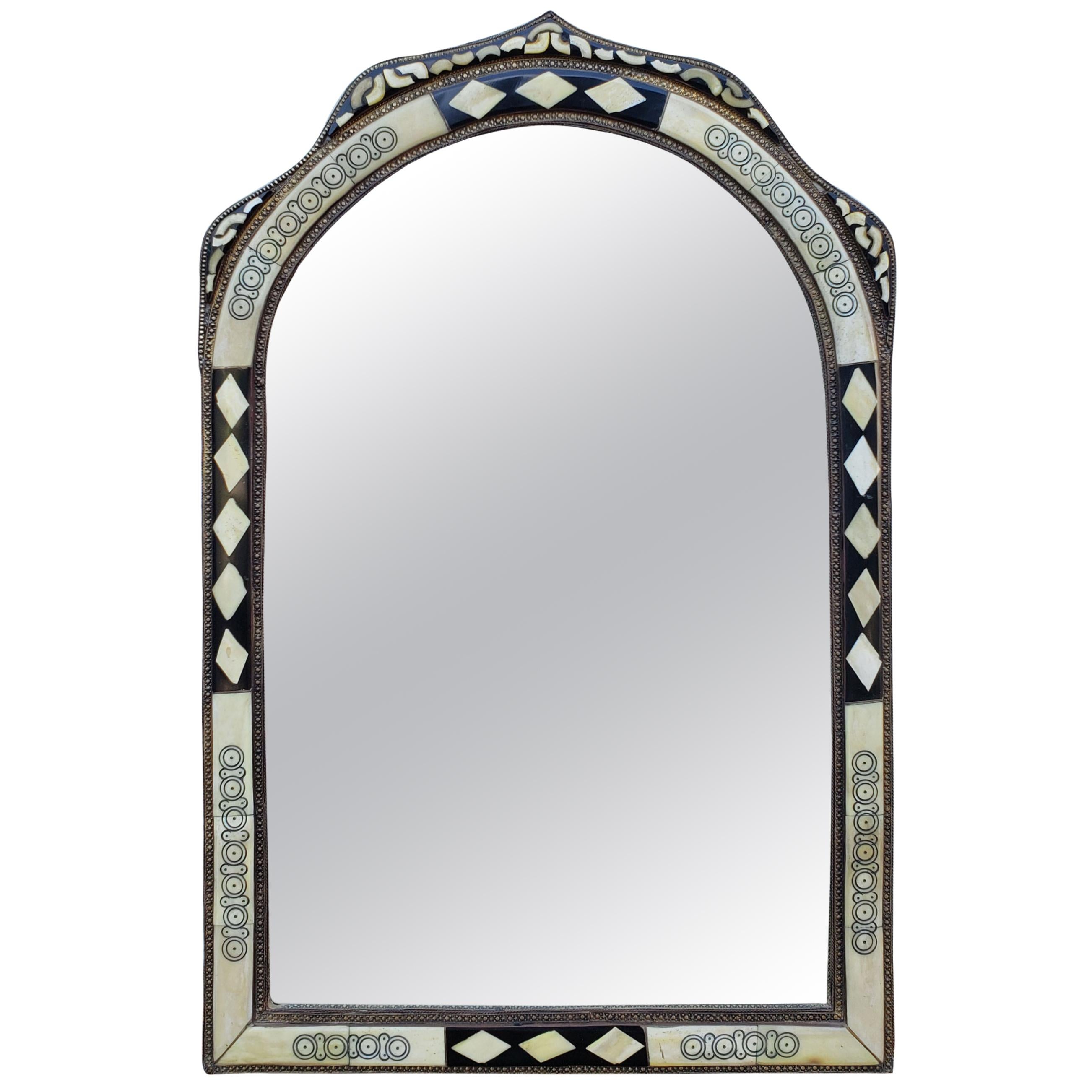 Marrakech Arched Bone Mirror, Har 4 For Sale