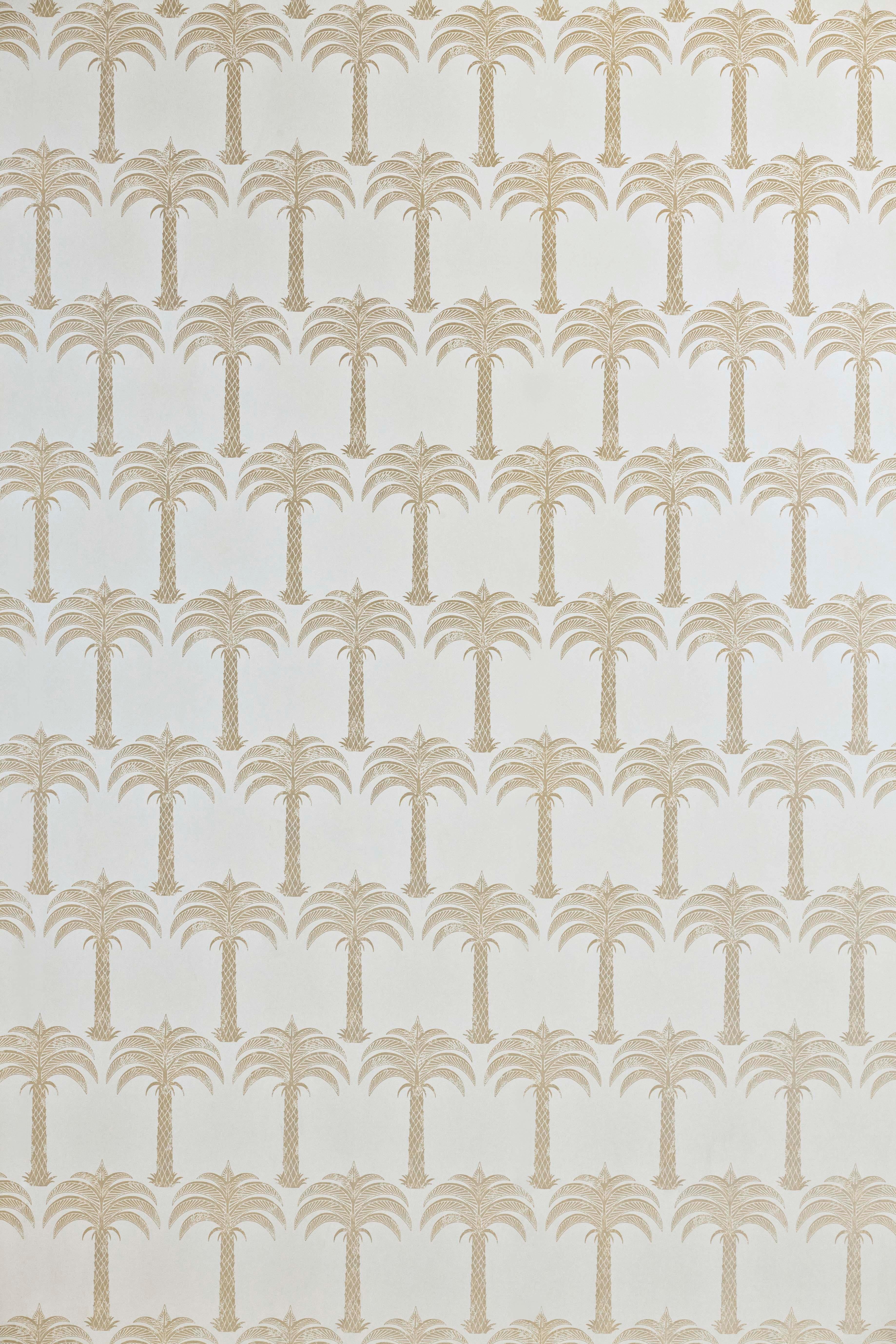 'Marrakech Palm' Contemporary, Traditional Wallpaper in Soft Gold In New Condition For Sale In Pewsey, Wiltshire
