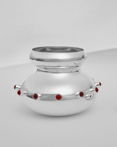 Vaso grande Marri in ottone placcato argento e pietra di Corniola di Marau