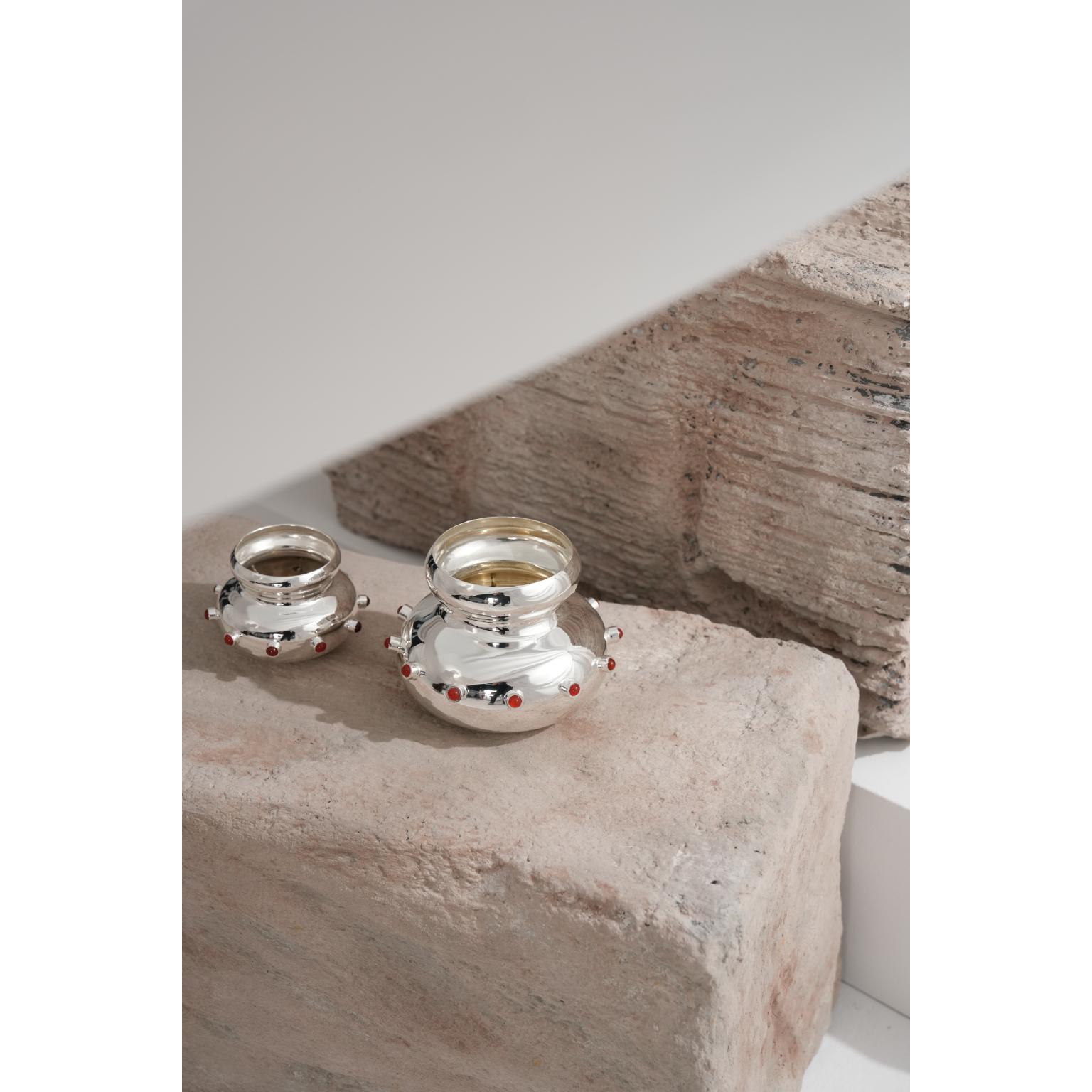 Große Vase aus versilbertem Messing und Karneol von Marau im Zustand „Neu“ im Angebot in Geneve, CH