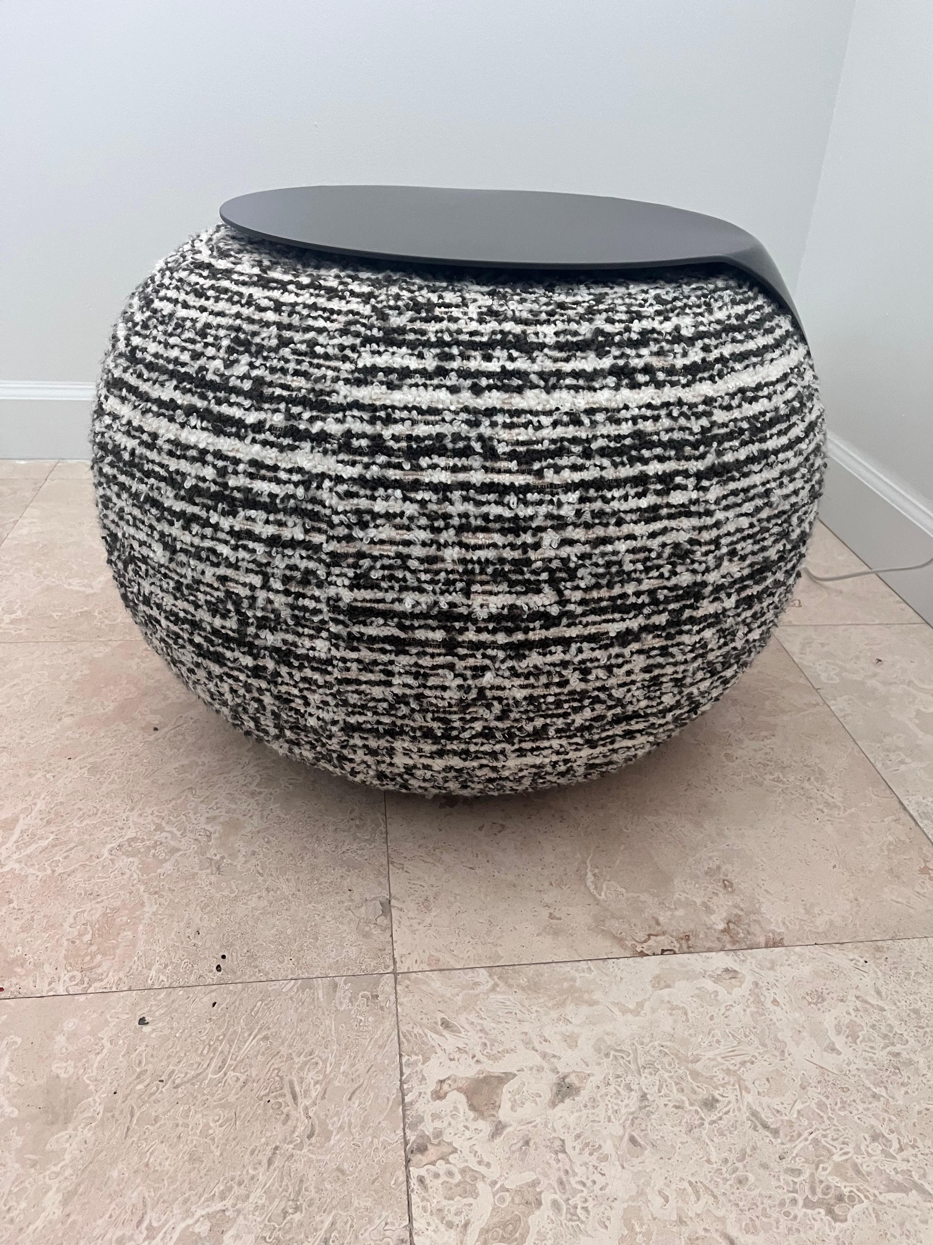 Pouf et table multifonctionnels Marrimor Toof en STOCK en vente 1