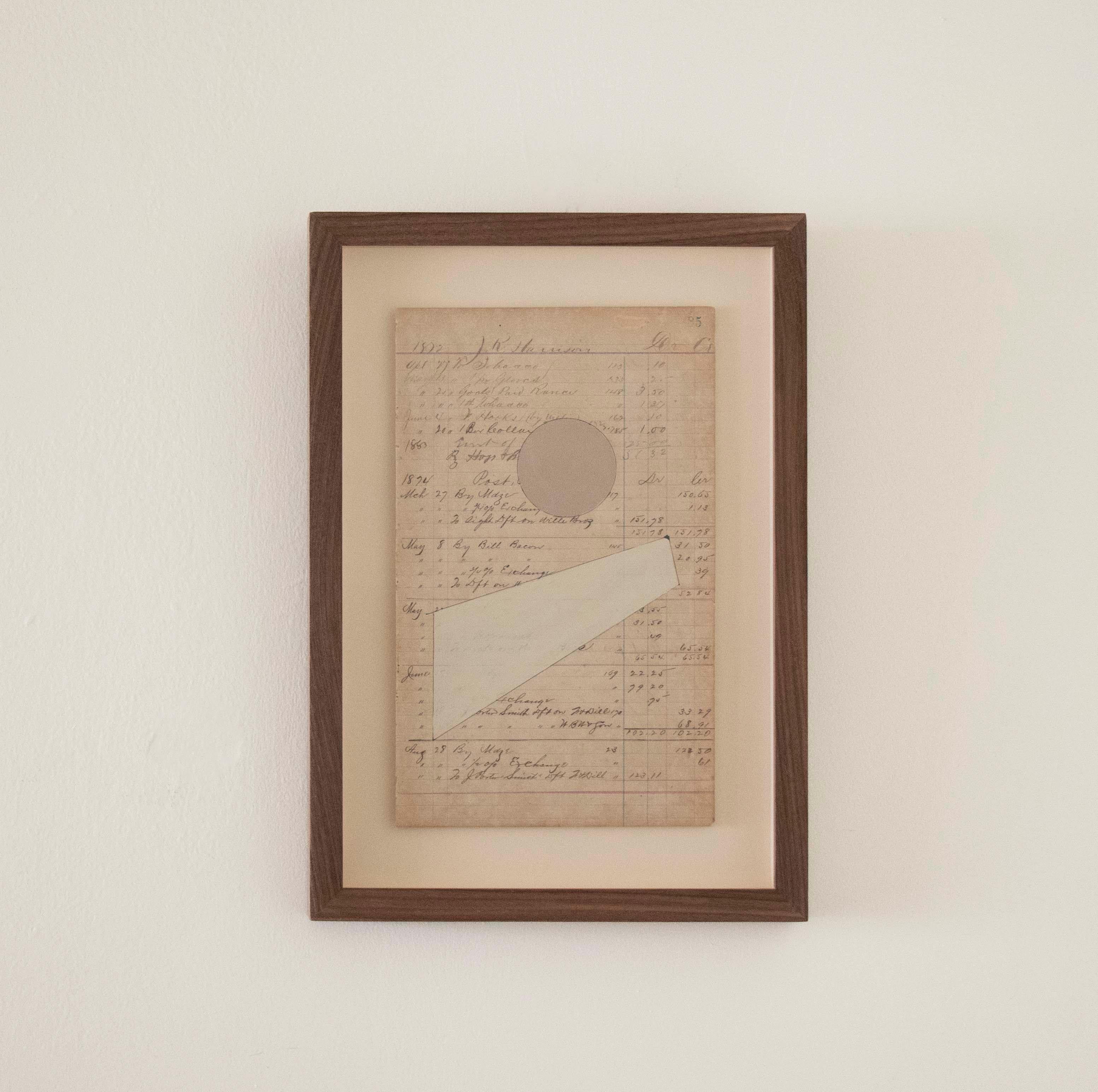 Schönes Acrylgemälde auf Papier aus dem Jahr 1800 von dem zeitgenössischen Künstler Afsoon Thayer. Abstraktes, in neutralen Farben gemaltes Motiv auf einem Hauptbuch aus einem Geschäftsbuch aus England um 1800. Jedes Stück ist einzigartig und ein