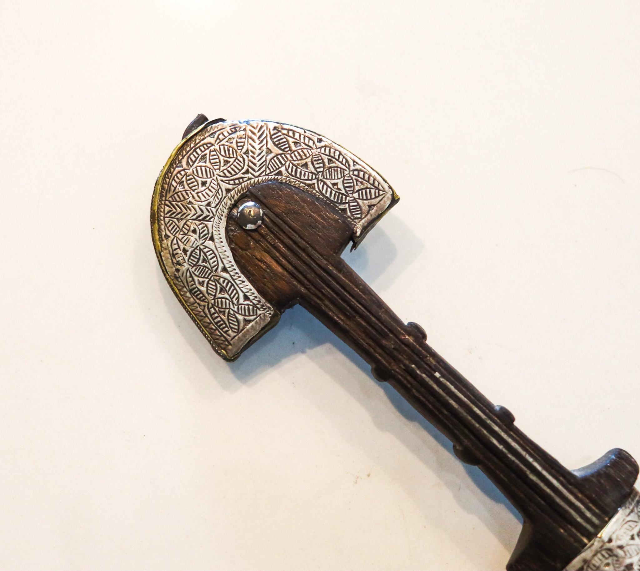Islamic Marroquin Arab 1870 Koummya Dagger With Sheath In Wood Silver And Brass For Sale