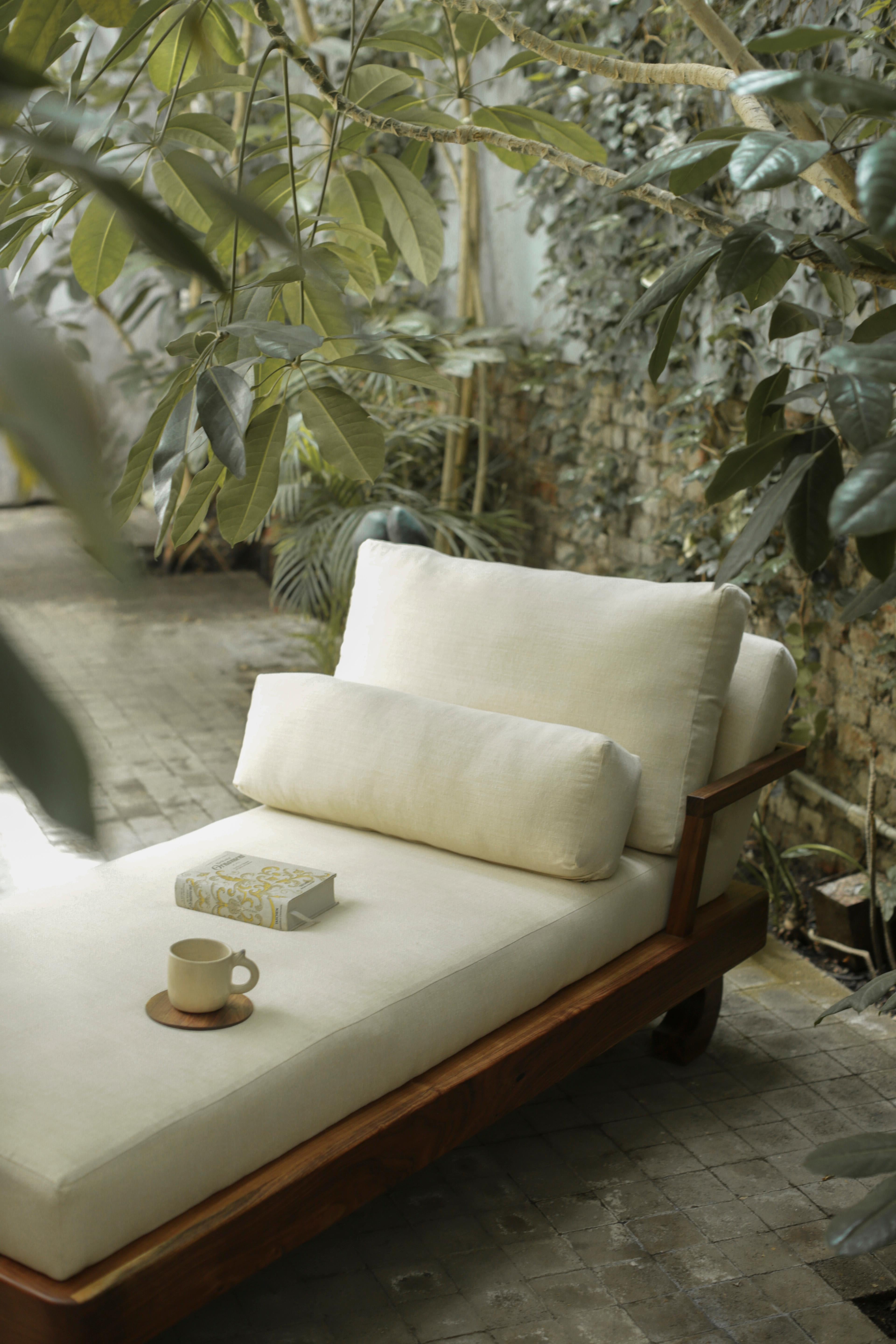 Hand-Crafted Marruecos individual daybed by Tana Karei For Sale