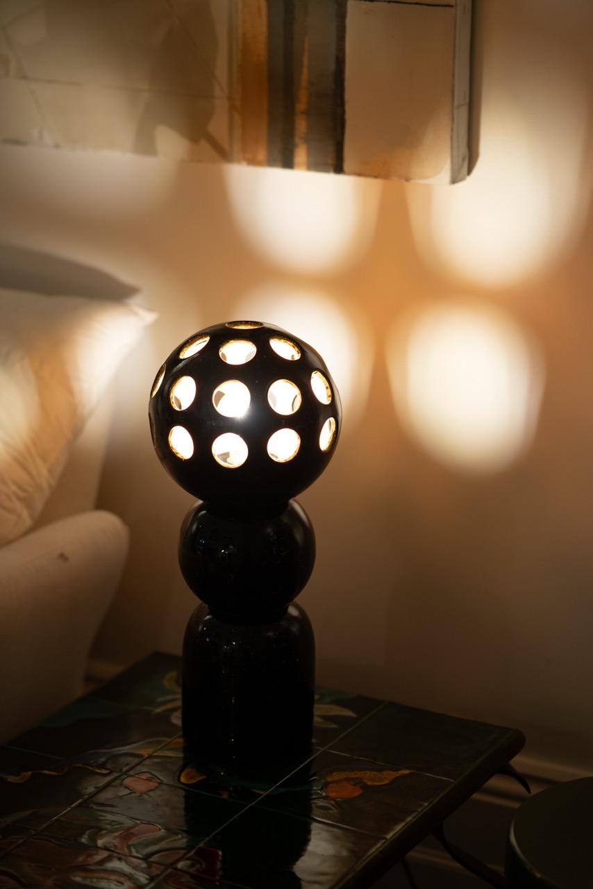 Villa Arev is a Paris-based ceramics and design studio founded in 2017 by Gabrielle Thomassian, a graduate of Central Saint Martins. The name “Arev” means “sun” in Armenian, symbolizing light, joy, and creativity. Inspired by postmodern and Memphis