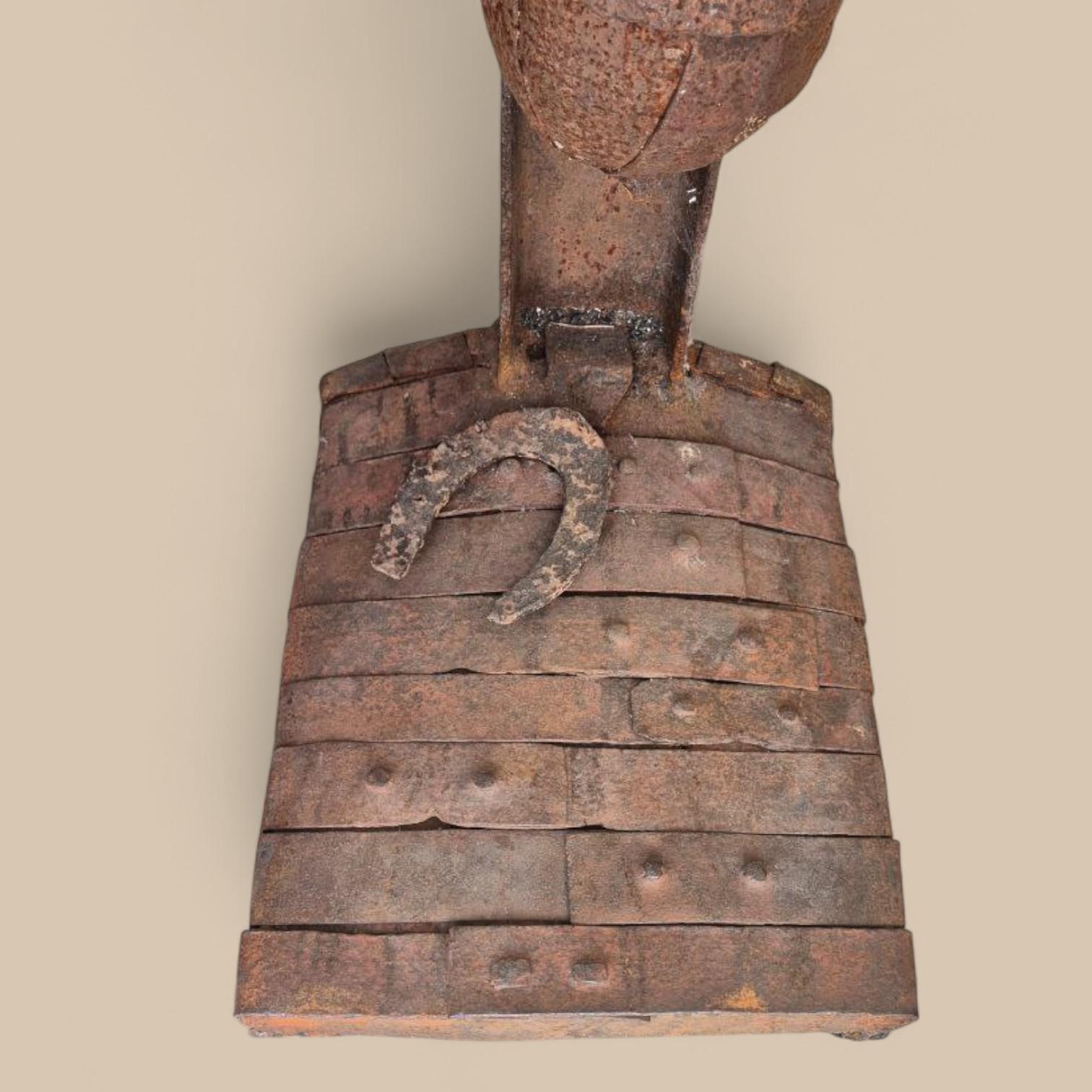 Mars God of war in rust-patinated steel & antique marble by Michel Froment, 2025 in vendita 12