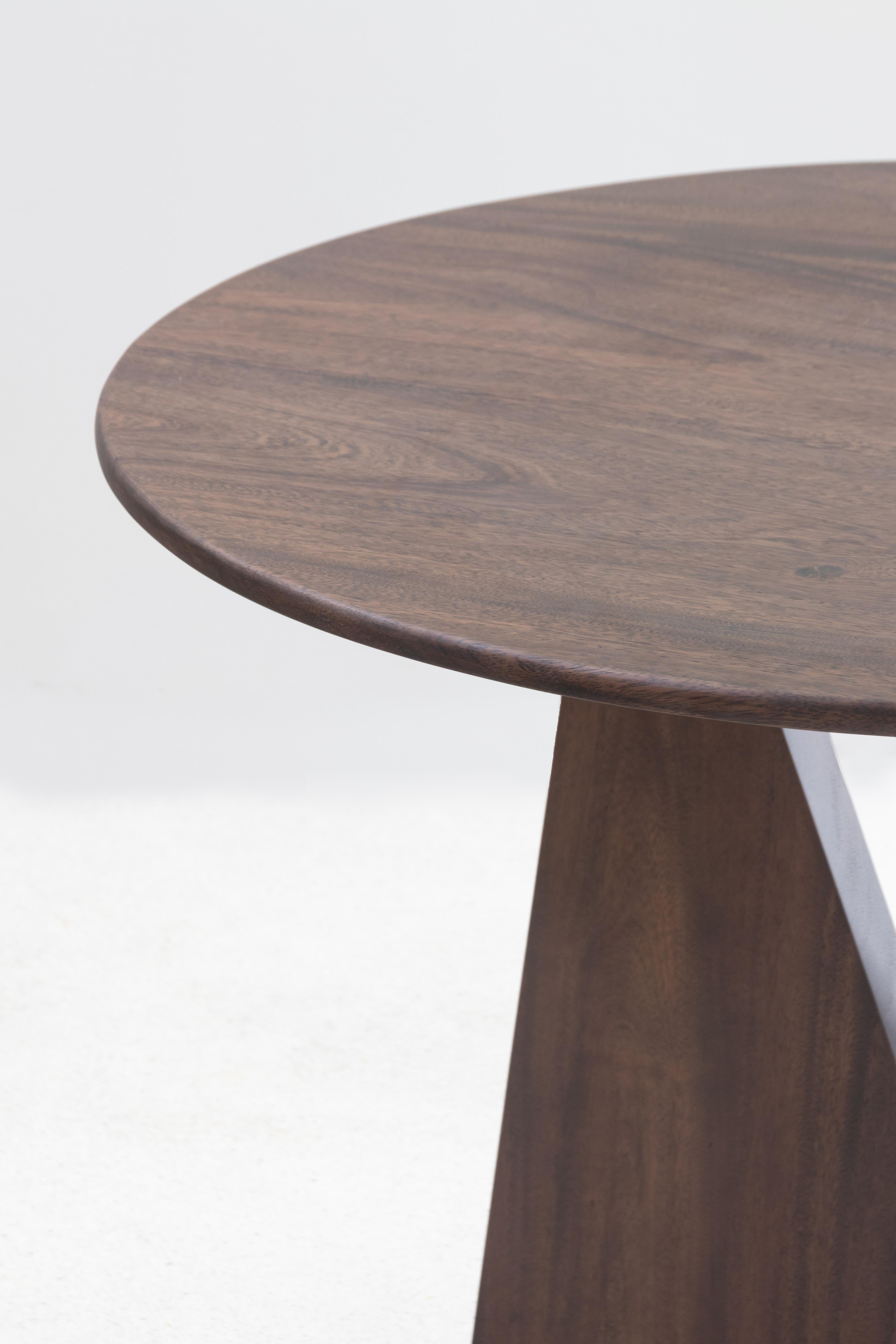 Modern MARS round table, Natural Dark Monkey Pod Wood For Sale