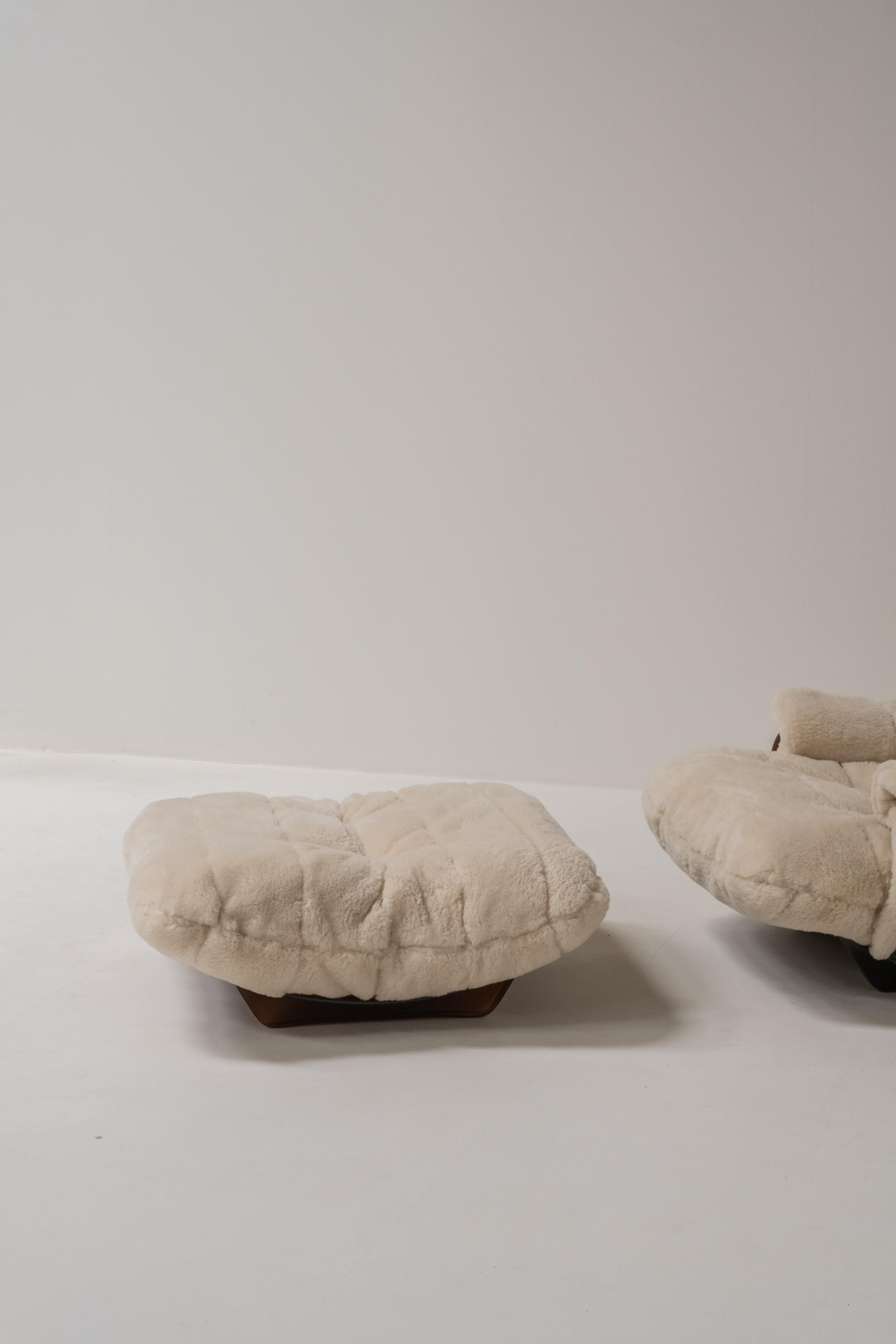 French Marsala 1-Seater with Footrest by Michel Ducaroy for Ligne Roset, France, 1970s For Sale