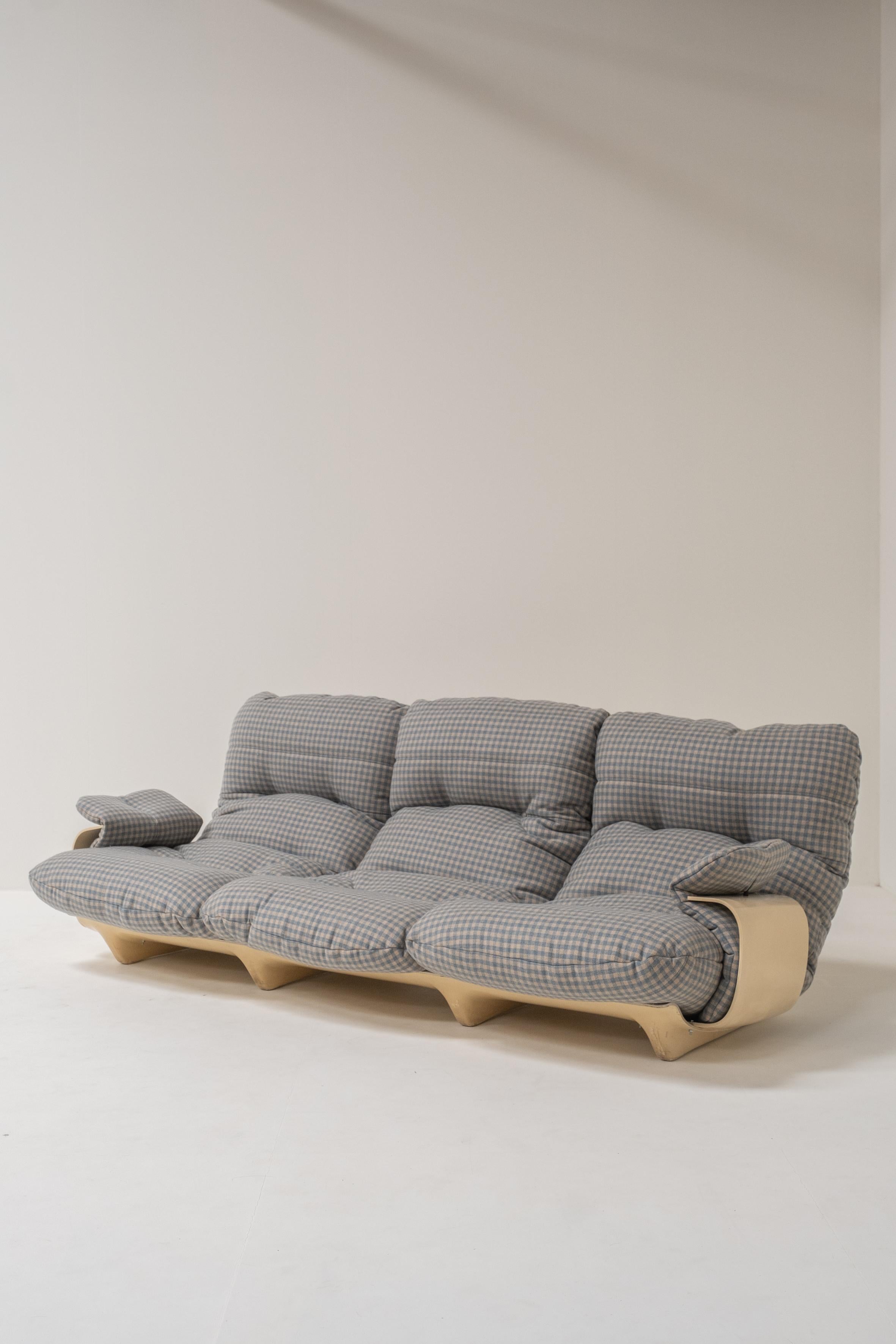 Marsala 3-Seater Sofa by Michel Ducaroy for Ligne Roset, France, 1970s

Designed by Michel Ducaroy for Ligne Roset in the 1970s, the Marsala sofa is an iconic piece of French design that combines sculptural form with ergonomic comfort. Known for his