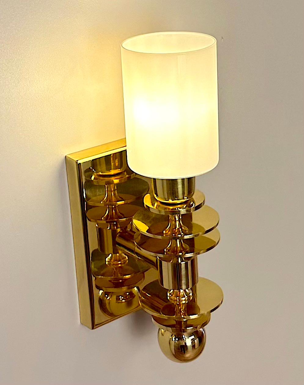 Marsala Brass Wall Sconce Mid-Century Modern Lighting In New Condition For Sale In İstiklal, TR