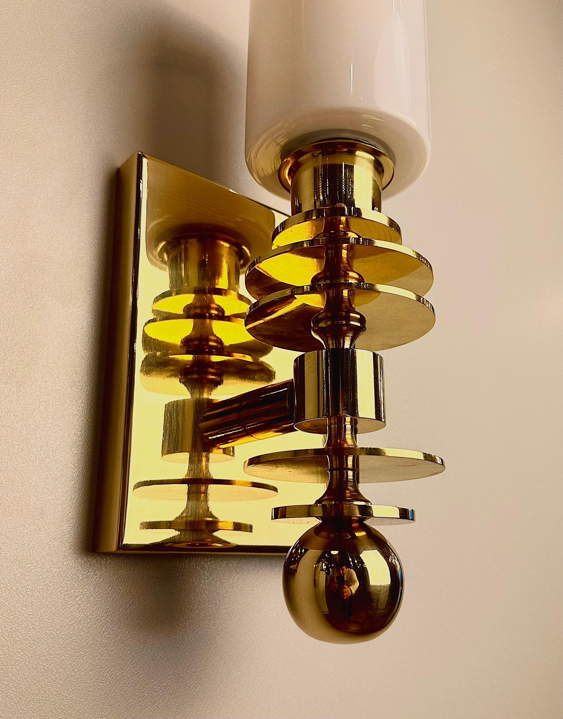 Marsala Brass Wall Sconce Mid-Century Modern Lighting For Sale 1