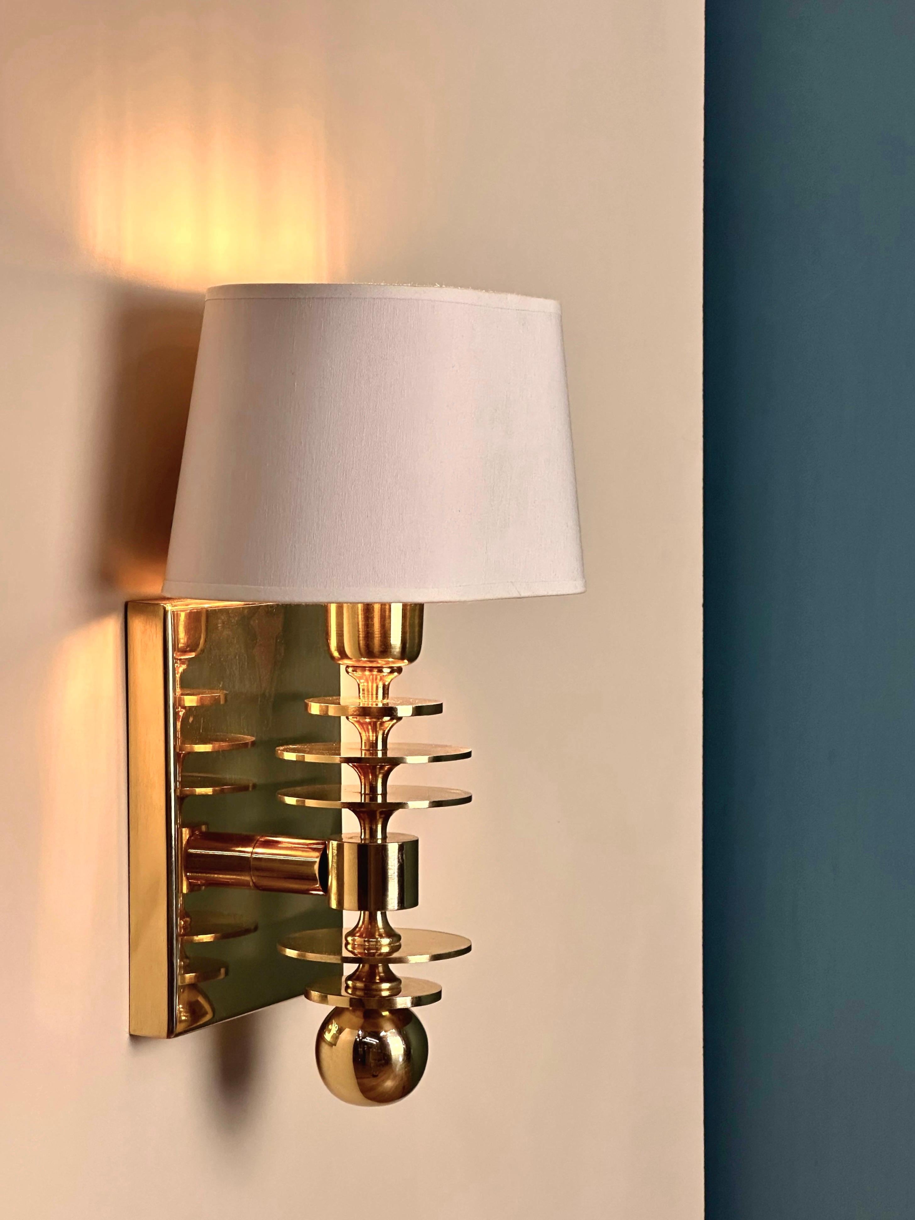 Marsala Shade Brass Wall Sconce Mid-Century Modern Lighting For Sale 3