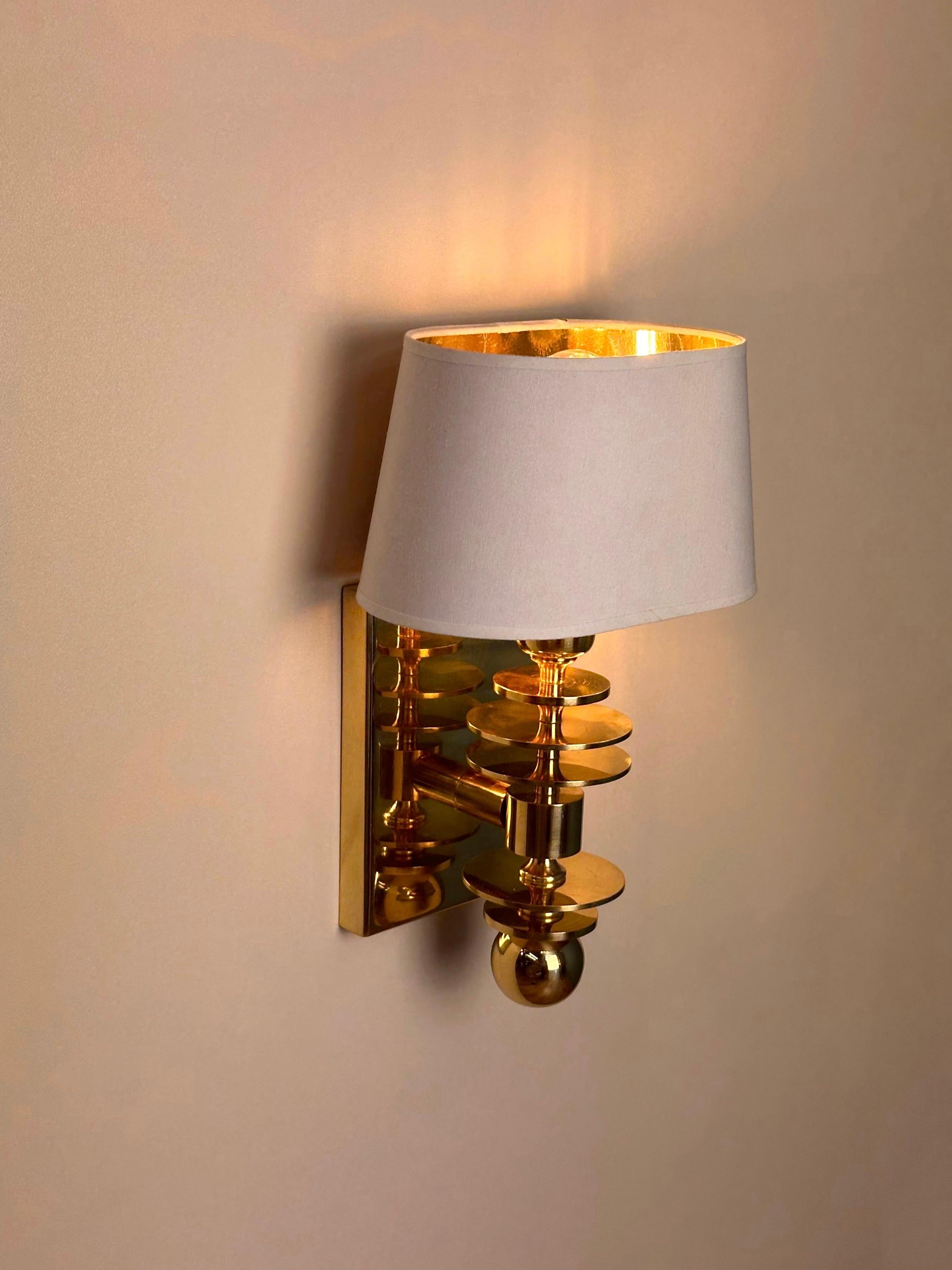 Marsala Shade Brass Wall Sconce Mid-Century Modern Lighting For Sale 4