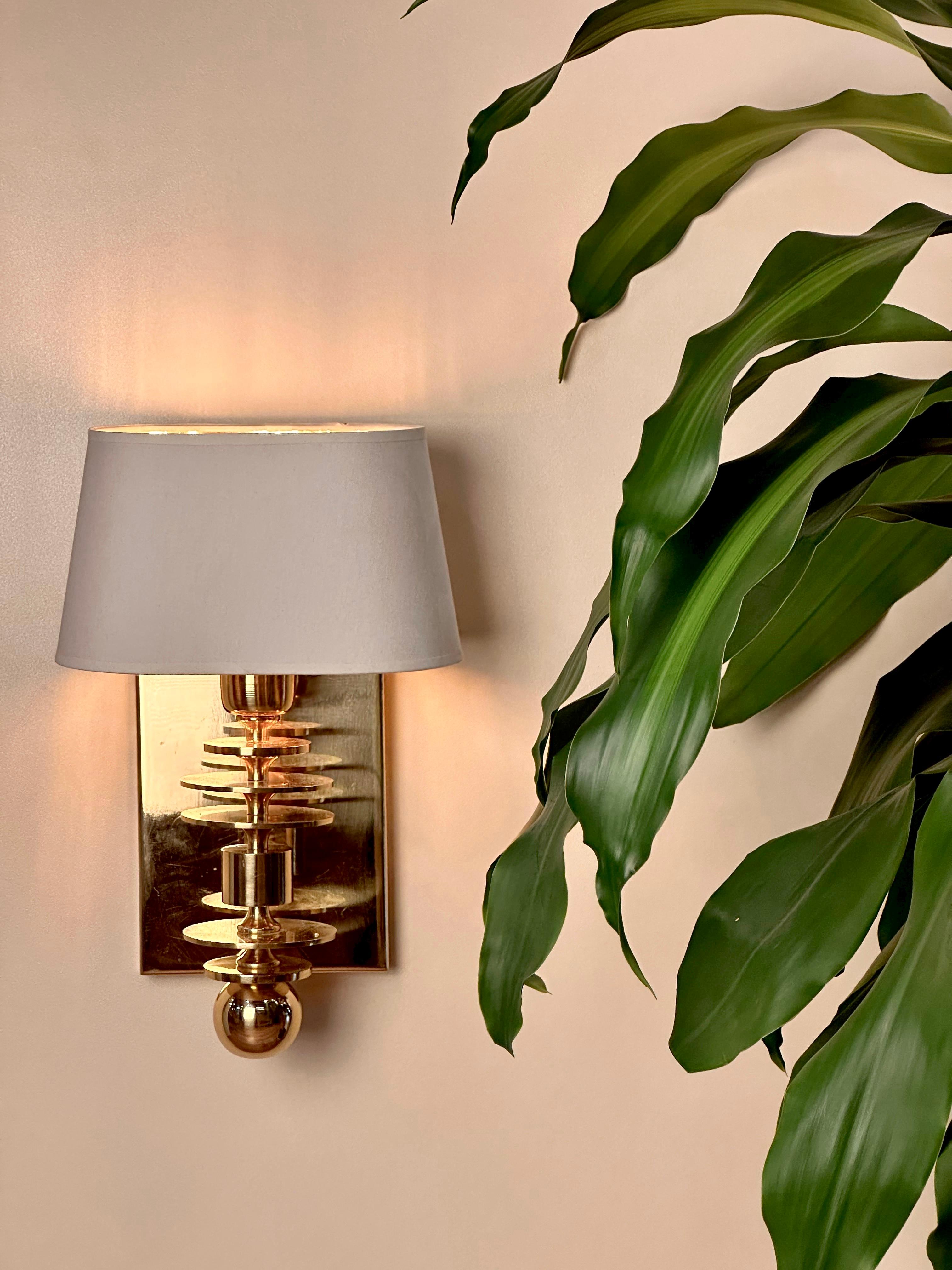 Marsala Shade Brass Wall Sconce Mid-Century Modern Lighting For Sale 1