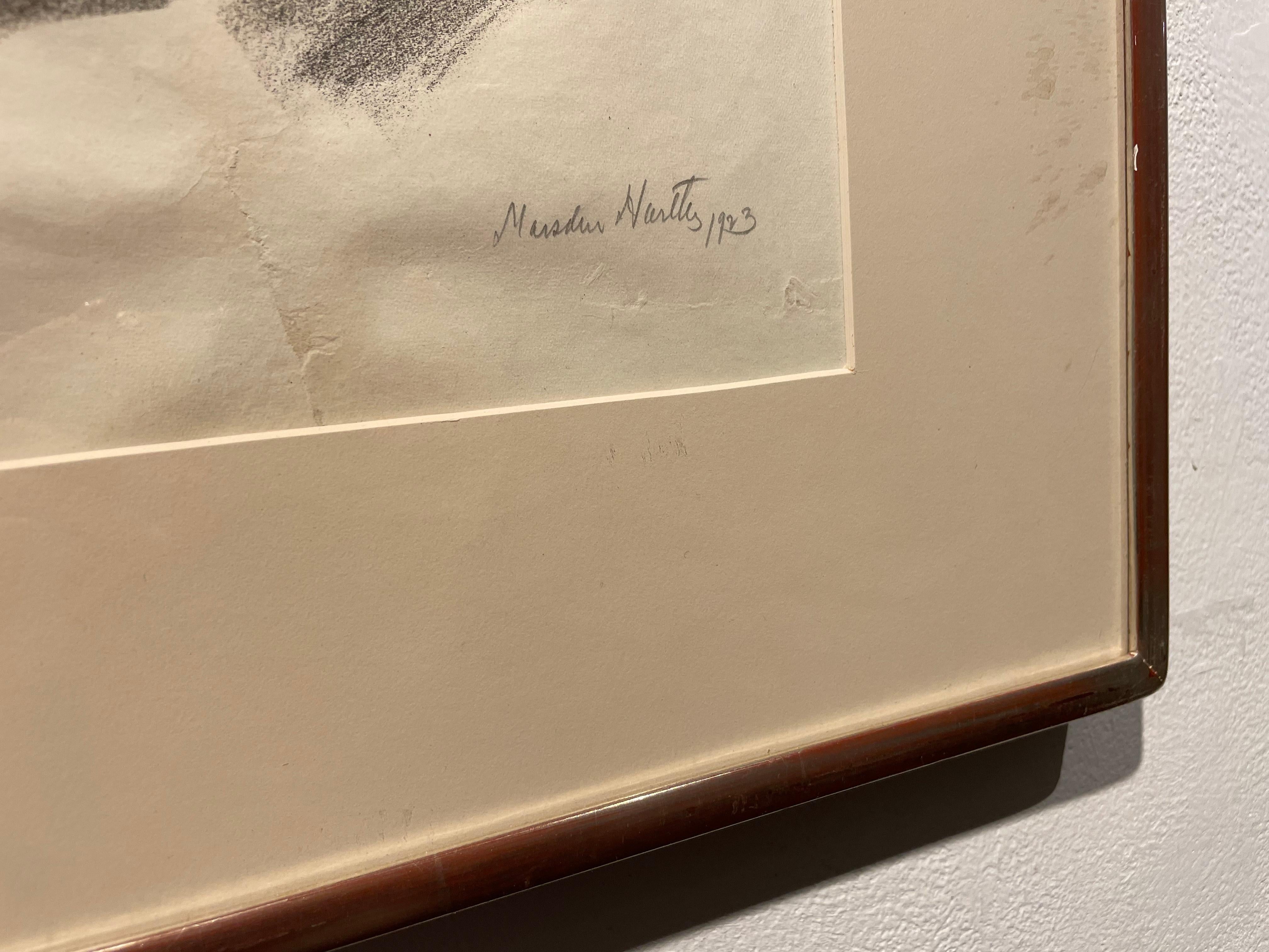 Marsden Hartley ist auch mehr als achtzig Jahre nach seinem Tod noch immer eine wegweisende Figur der amerikanischen Kunst. Hartley war Mitglied des bahnbrechenden Kreises von Alfred Stieglitz und malte Staffelei große Landschaften, Porträts,