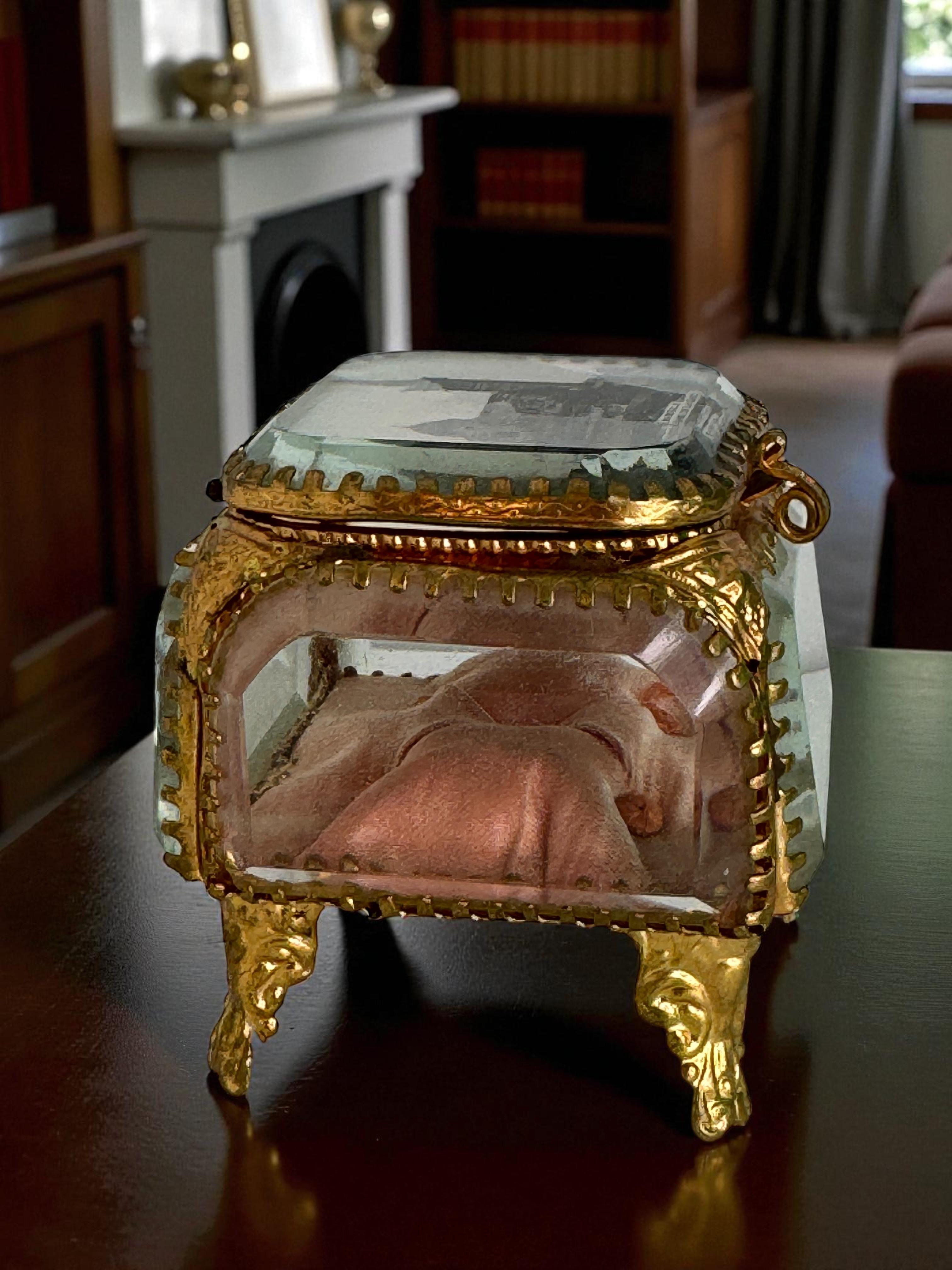 Marseille Antique French Grand Tour Souvenir Casket, Beveled Glass & Eglomise en vente 3