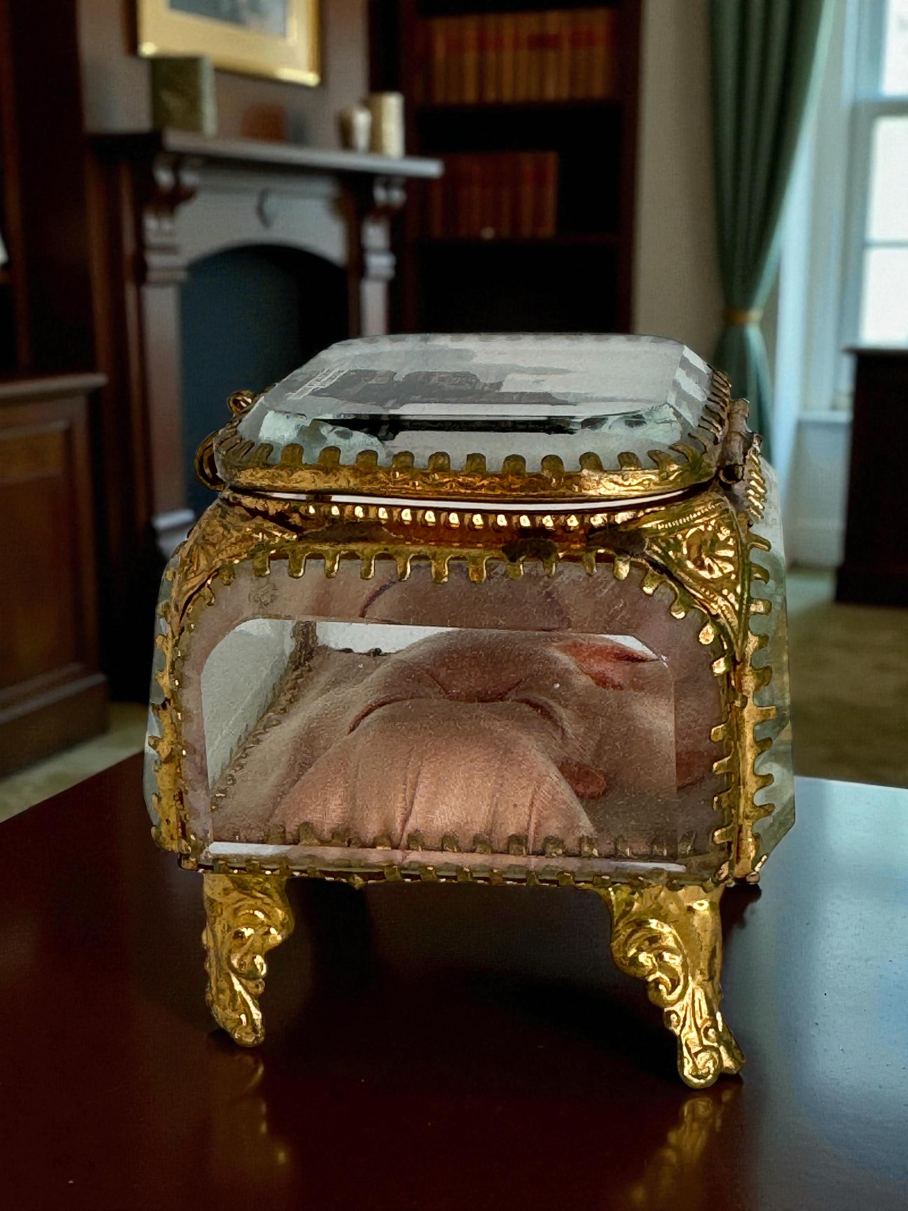 Marseille Antique French Grand Tour Souvenir Casket, Beveled Glass & Eglomise en vente 4