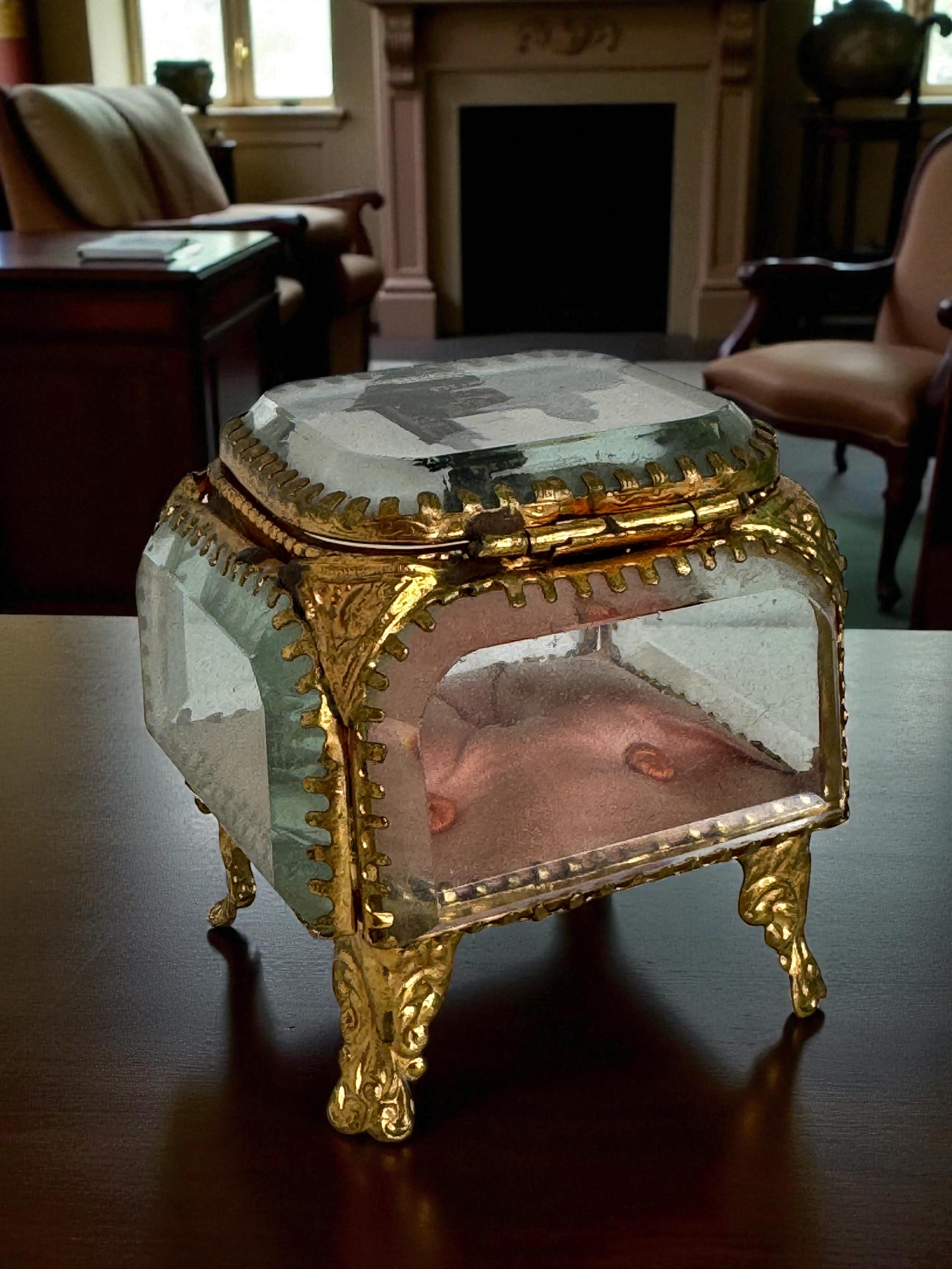 Marseille Antique French Grand Tour Souvenir Casket, Beveled Glass & Eglomise en vente 5