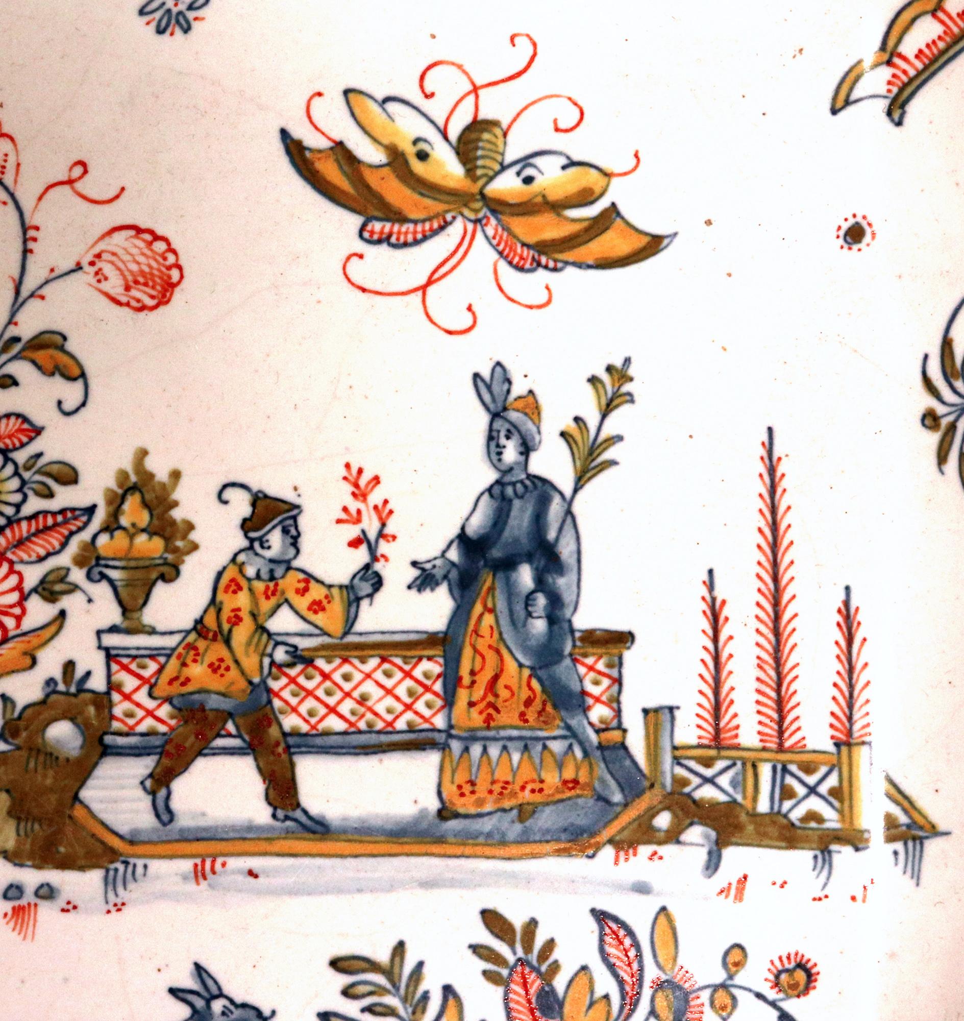 Bandeja con pie de Chinoiserie Faïence de Marsella, atribuida al Taller Leroy Fayenza en venta