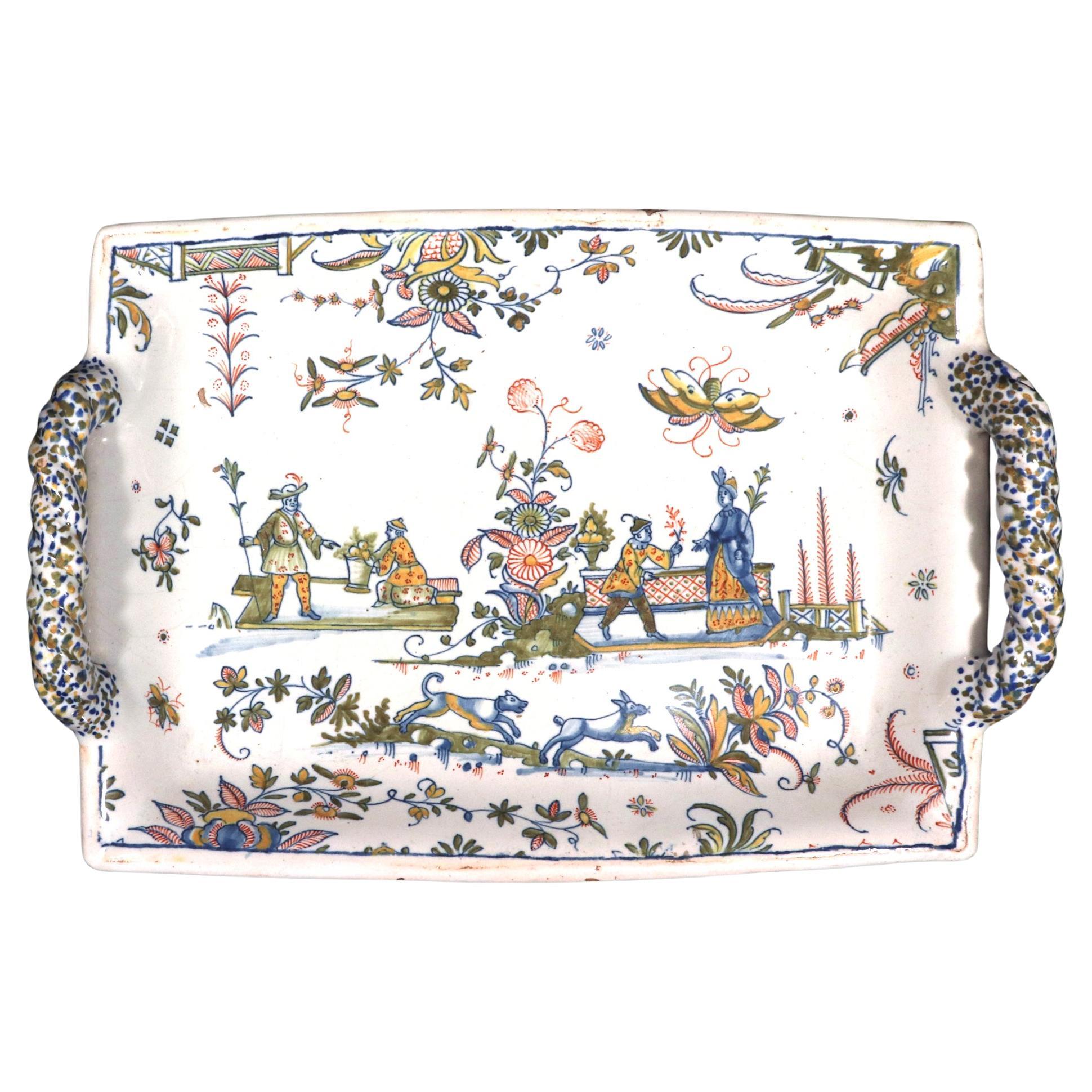 Bandeja con pie de Chinoiserie Faïence de Marsella, atribuida al Taller Leroy en venta